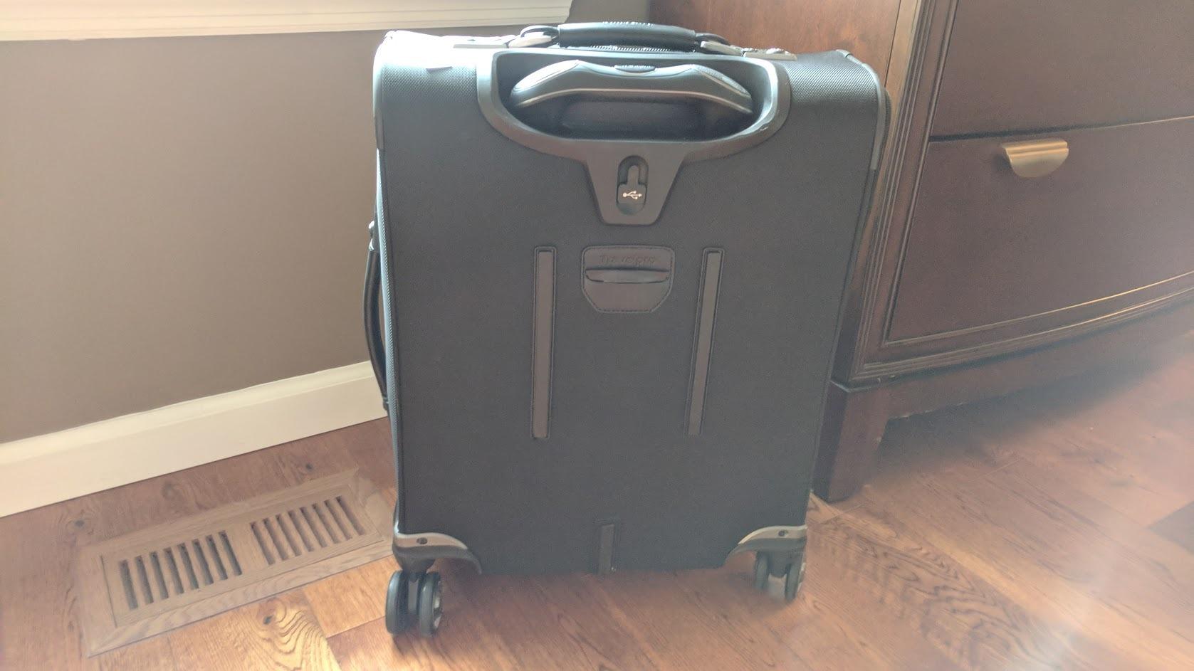 Travelpro Platinum Elite International Carry-On Spinner, Black, 19-Inch customer photo 2