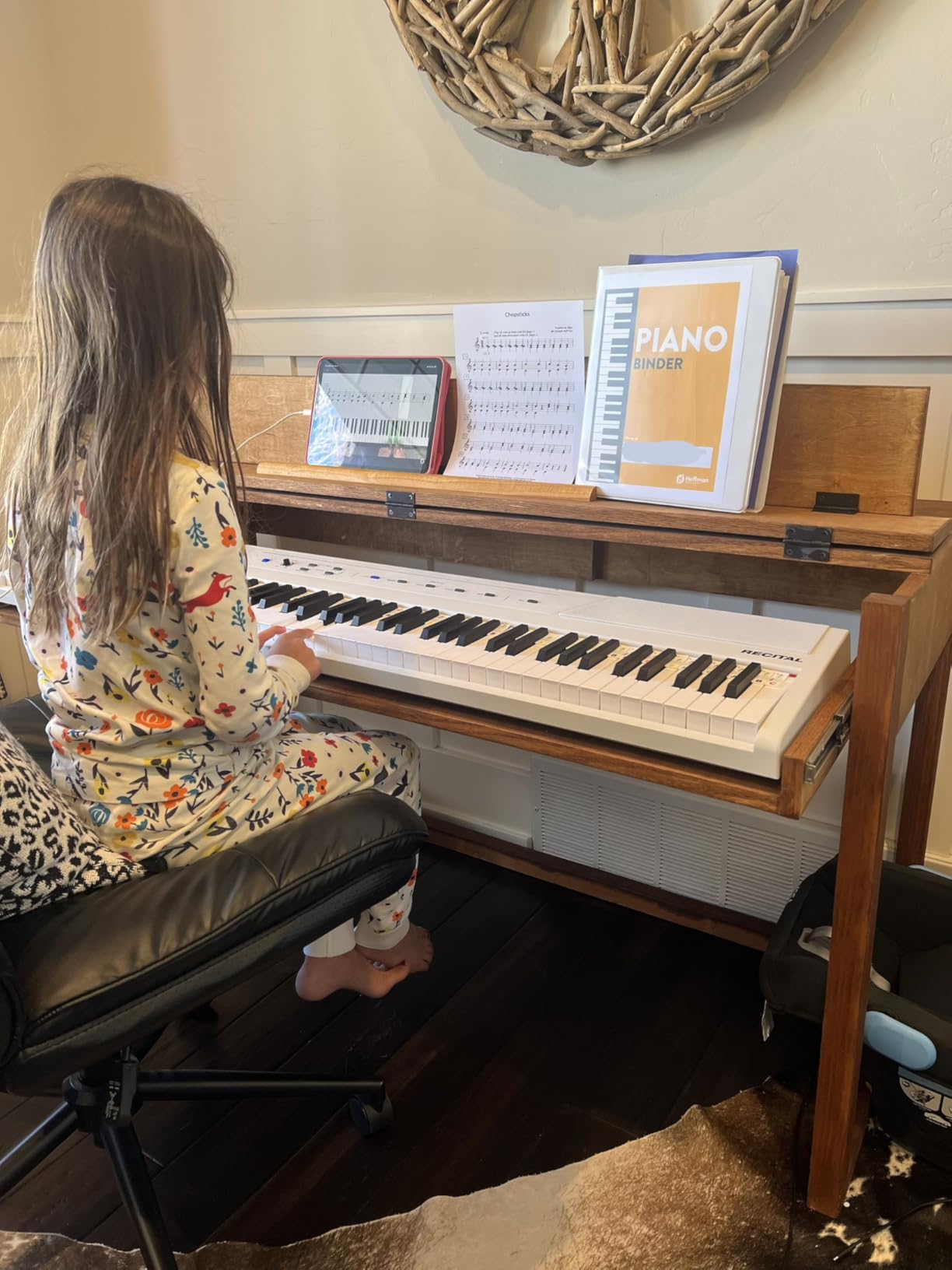 Alesis Recital White - 88 Key Digital Piano Keyboard with Semi-Weighted Keys, 2x20W Speakers, 5 Voices, Split, Layer and Lesson Mode, FX and Piano Lessons customer photo 1