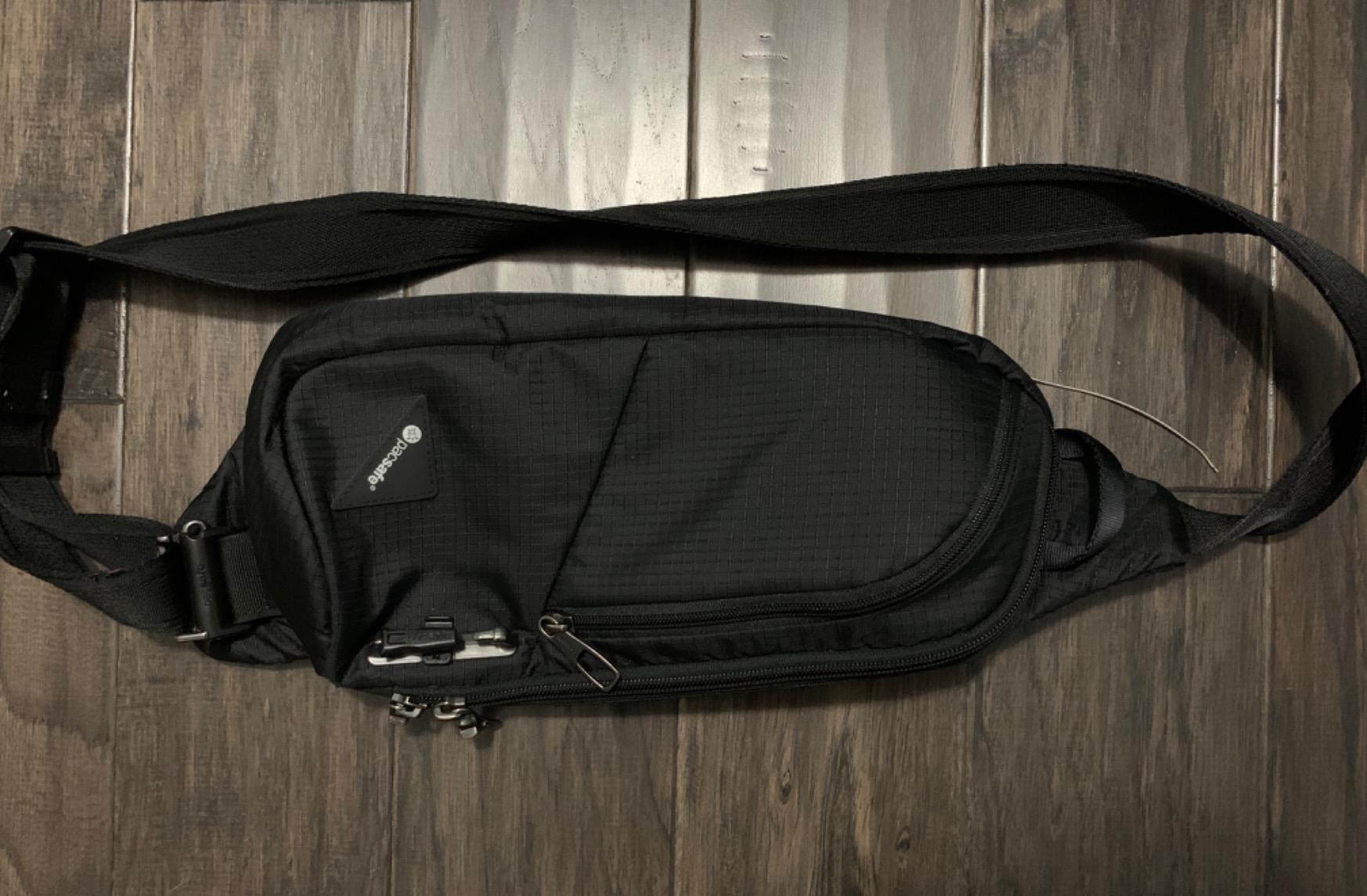 Pacsafe Vibe 150 2.5 Liter Anti Theft Sling Pack, Black customer photo 1