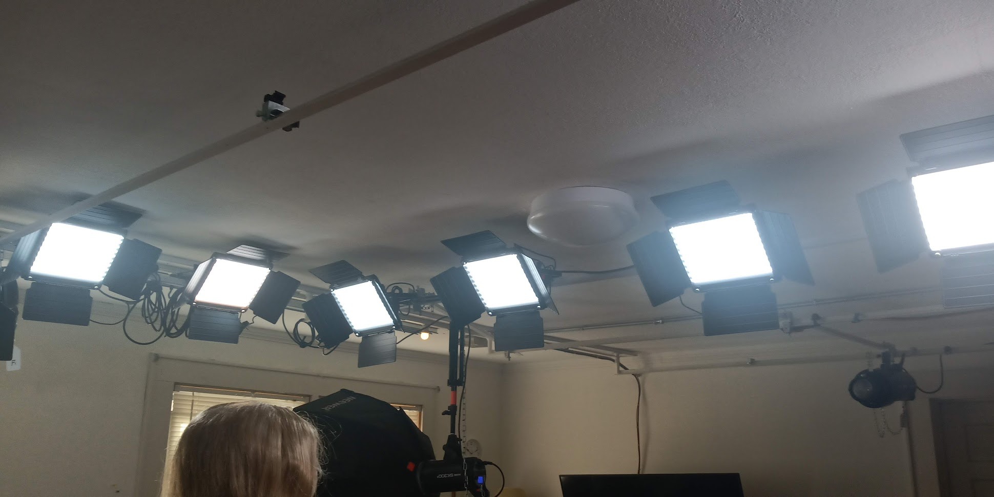 GVM 2 Pack LED Video Lighting Kits with APP Control, Bi-Color Variable 2300K~6800K with Digital Display Brightness of 10~100% for Video Photography, CRI97+ TLCI97 Led Video Light Panel +Barndoor customer photo 1