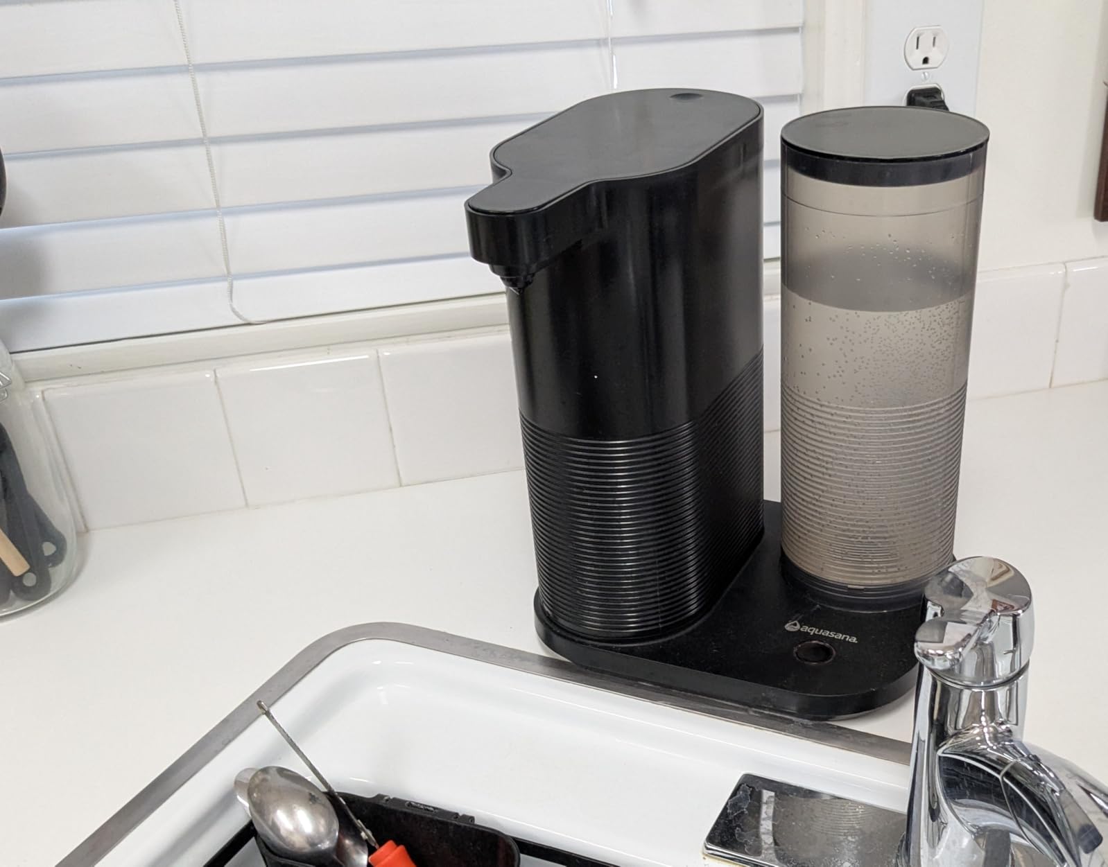 Aquasana Countertop Water Filter | Reduces Lead, PFAS & Microplastics | No Wastewater | Retains Beneficial Minerals | Filters One Glass in 8 Seconds | No Installation | 300-Gallon Filter customer photo 2