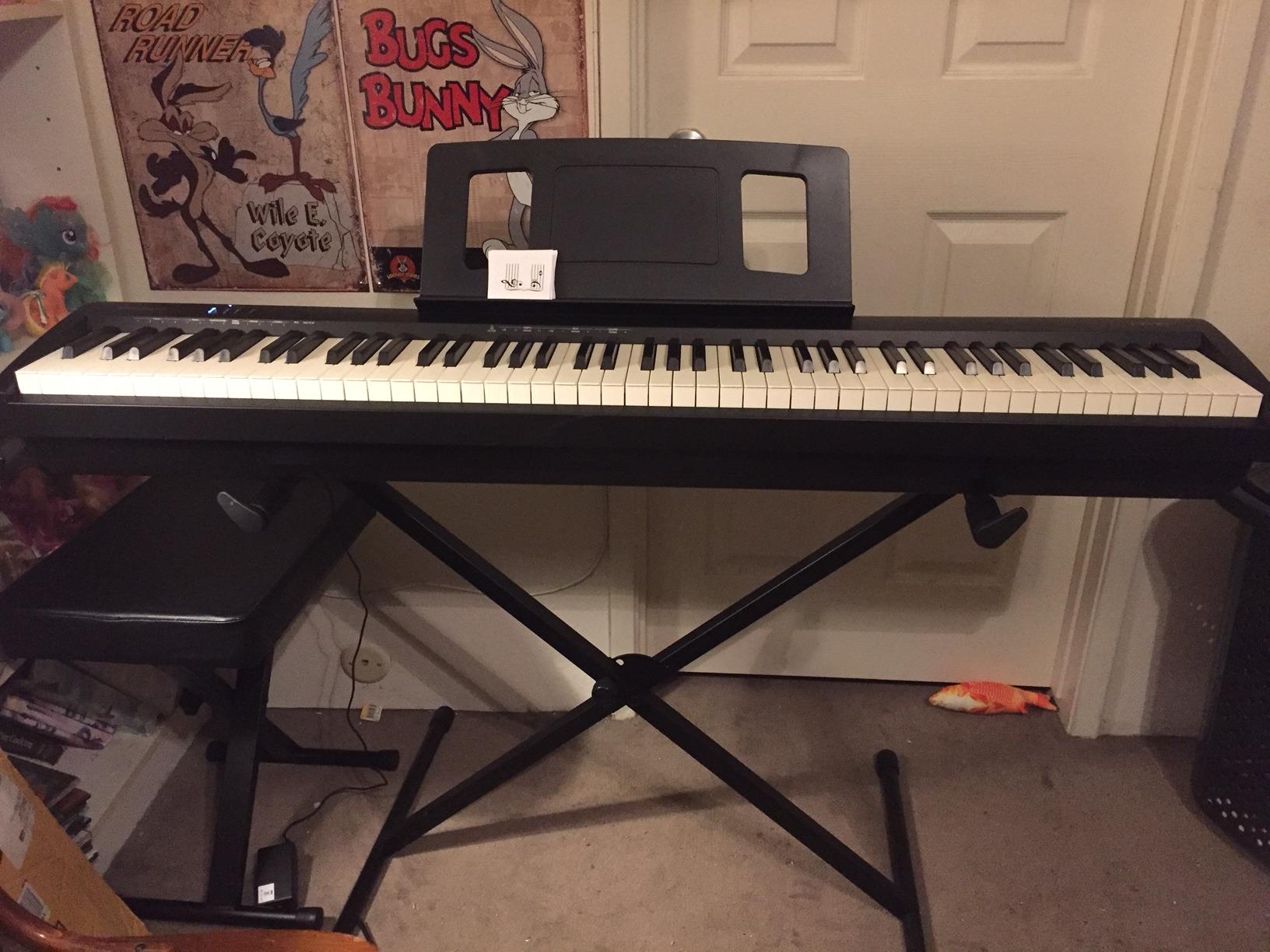 Roland FP-10 88-Note Digital Piano with SuperNATURAL Piano Tones, PHA-4 Keyboard, Bluetooth & MIDI Connectivity customer photo 1
