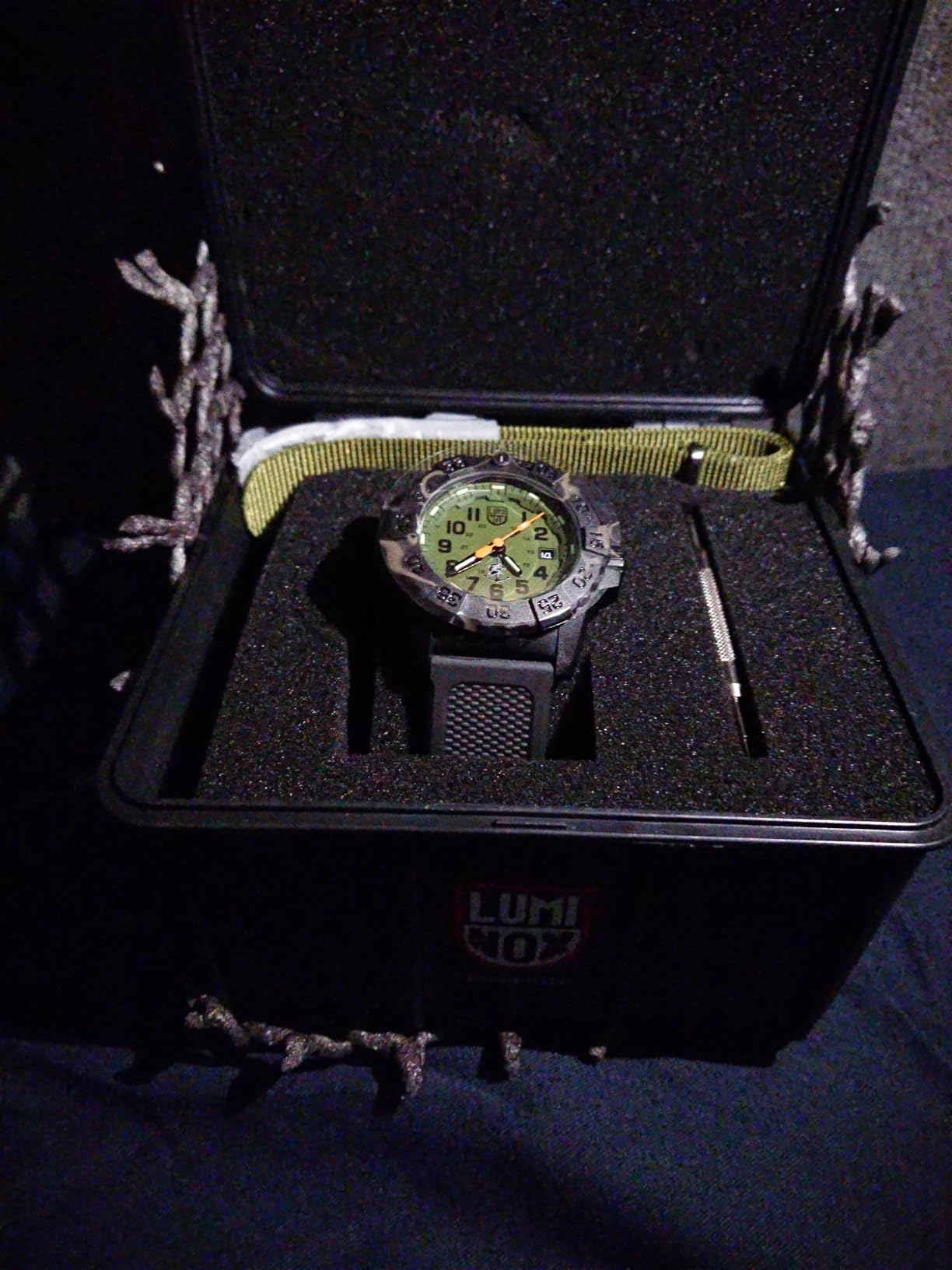 Navy Seal - Men's Watch - Military Dive Watch - Date Function 200m - Water Resistant - Made in Switzerland customer photo 2