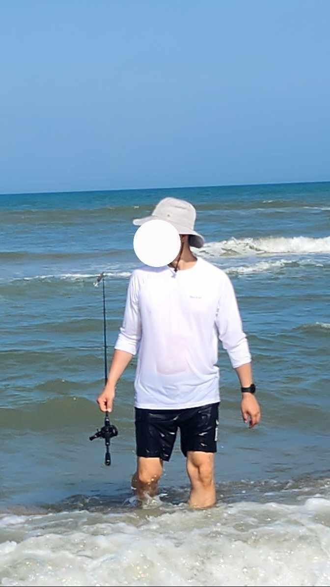baleaf Men's UPF 50+ Sun Protection Shirts Long Sleeve Rash Guard customer photo 1