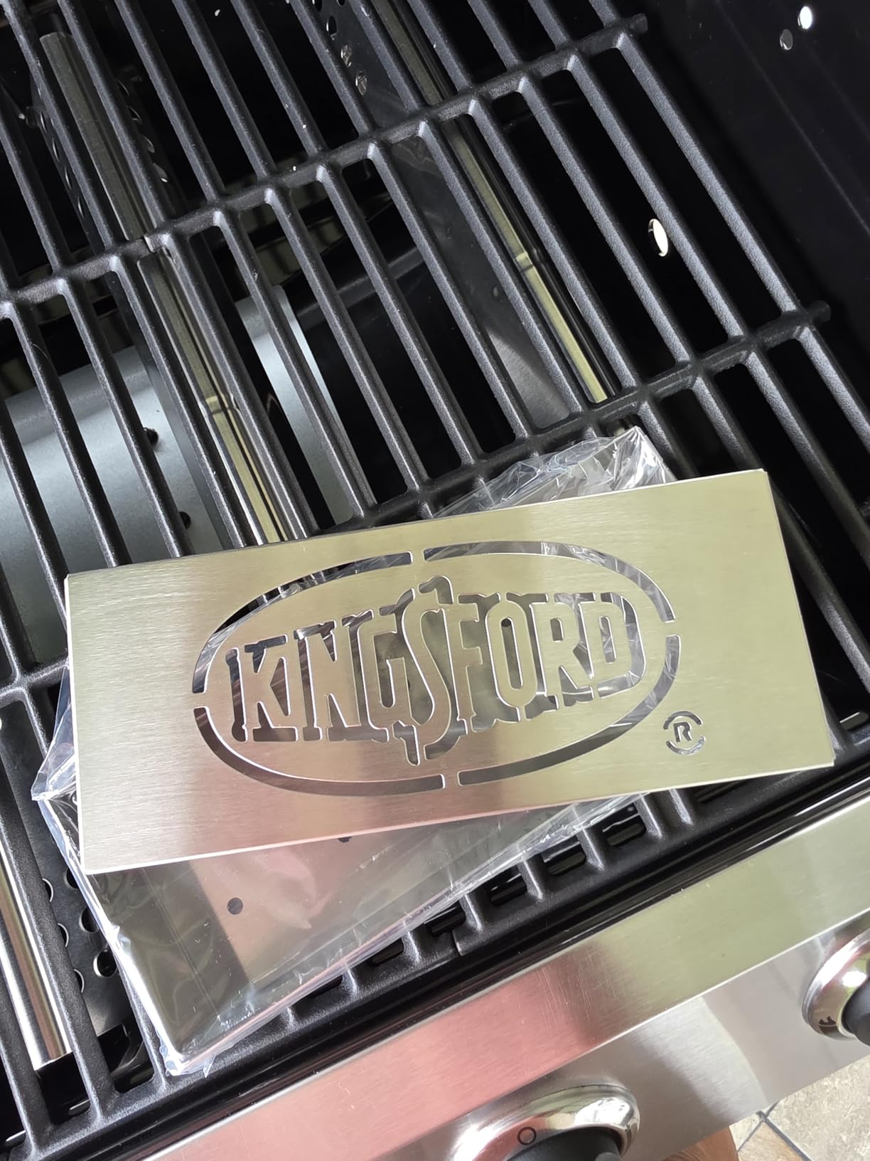 Kingsford Stainless Steel Wood Chip Smoker Box, 9.05 x 3.74 x 1.57 in | Fits gas and charcoal grates, dishwasher safe for reuse, adds smoky flavor without extra fuel customer photo 1