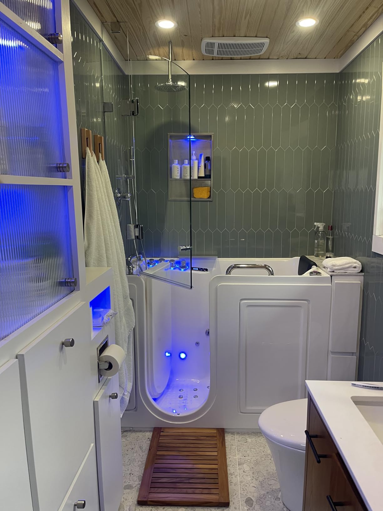 ANZZI Walk-In Tub, 27 x 53 in, Left Drain, 12 Whirlpool & 18 Air Jets, Inline Heater, Quick Fill, Handheld Shower, ADA Seat, Headrest, Aromatherapy & Chromatherapy, 110 V, White customer photo 1