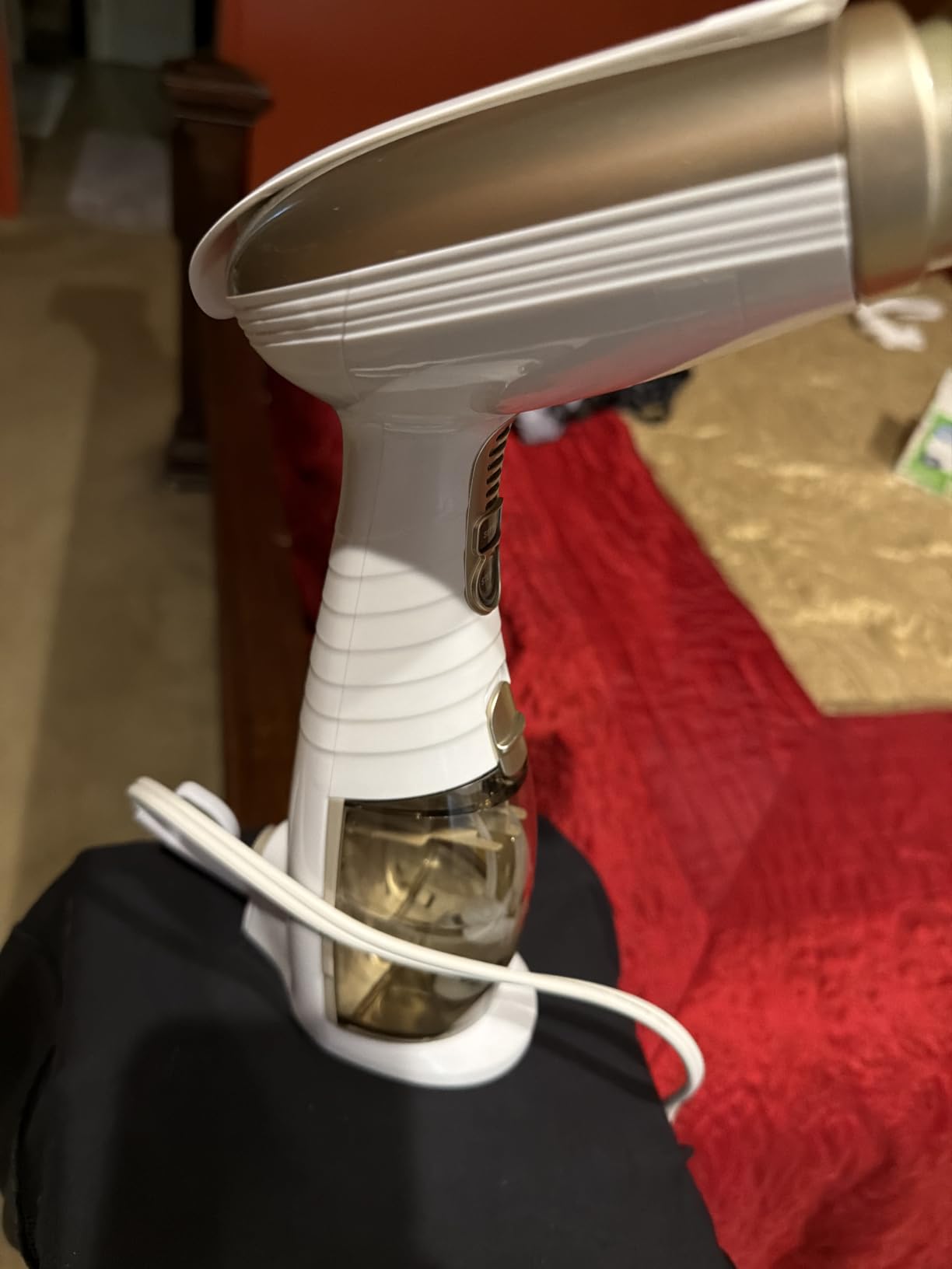 Conair Handheld Garment Steamer for Clothes, Turbo ExtremeSteam 1875W Fabric Steamer, Portable Handheld Design, Strong Penetrating Steam, White/Champagne customer photo 2