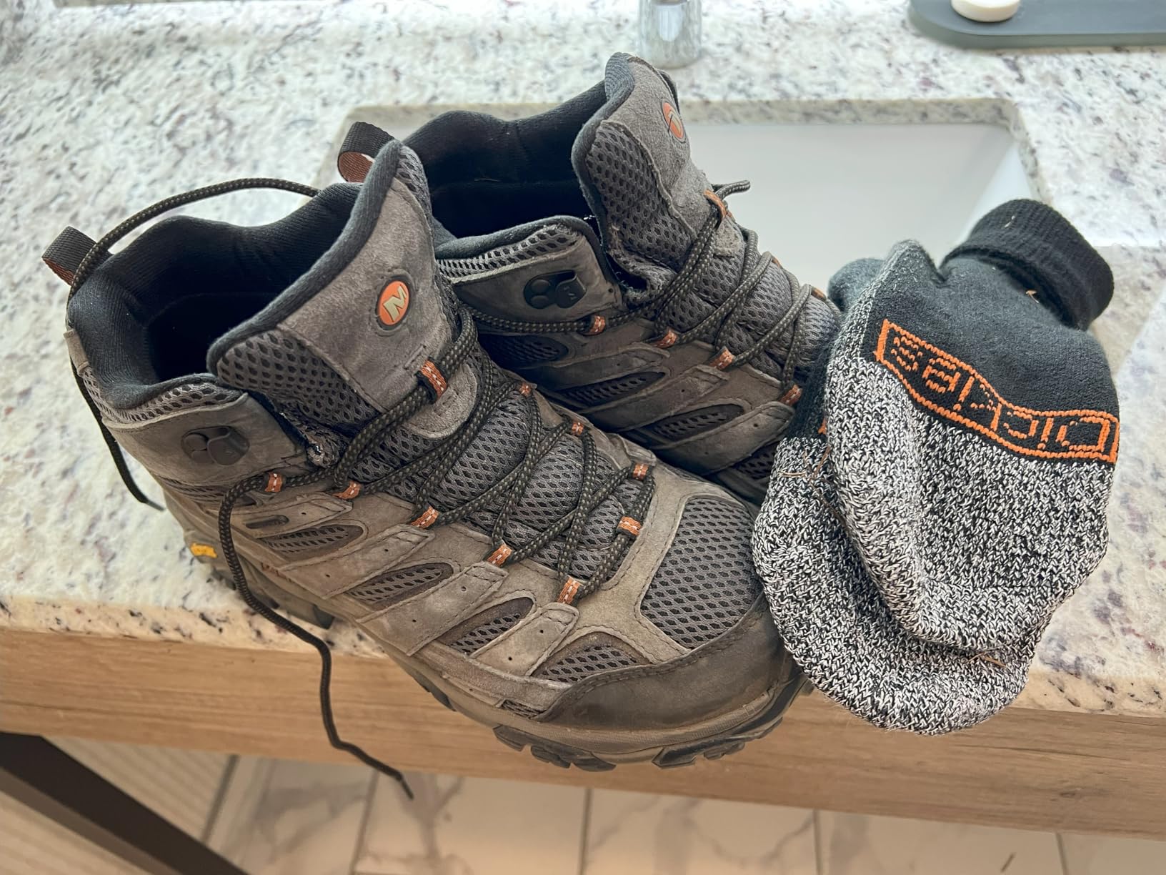 Merrell Men's Moab 2 Mid Waterproof Hiking Boot customer photo 2