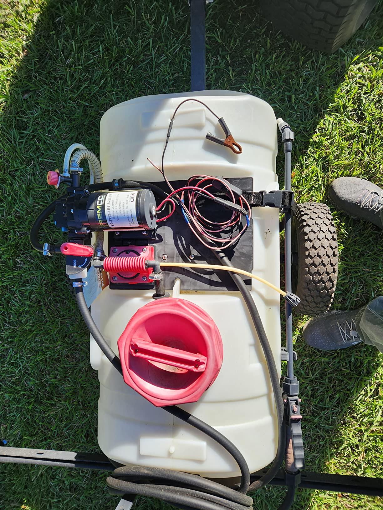 Chapin 97661E: 15-Gallon Made in the USA 15-Gallon Mixes on Exit 12V, 2.5 GPM Pump ATV/UTV Tow Behind Spot Sprayer with Separate Water Tank and Concentration Tank to Mix on Demand, Translucent White customer photo 2