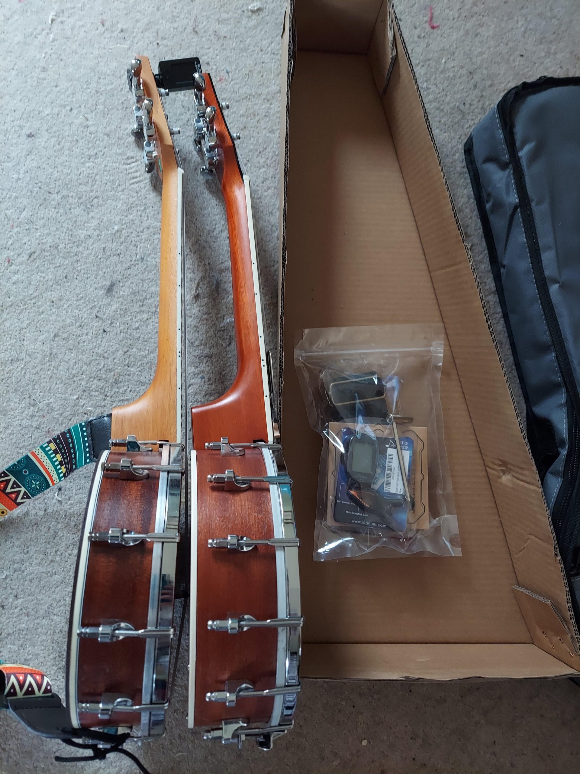 Donner Banjo Full Size 5 String Tenor Banjolele Guitar with Banjo Kit Tuner Gig Bag, Stringed Musical Instruments for Adult Beginner, DBJ-200 customer photo 1
