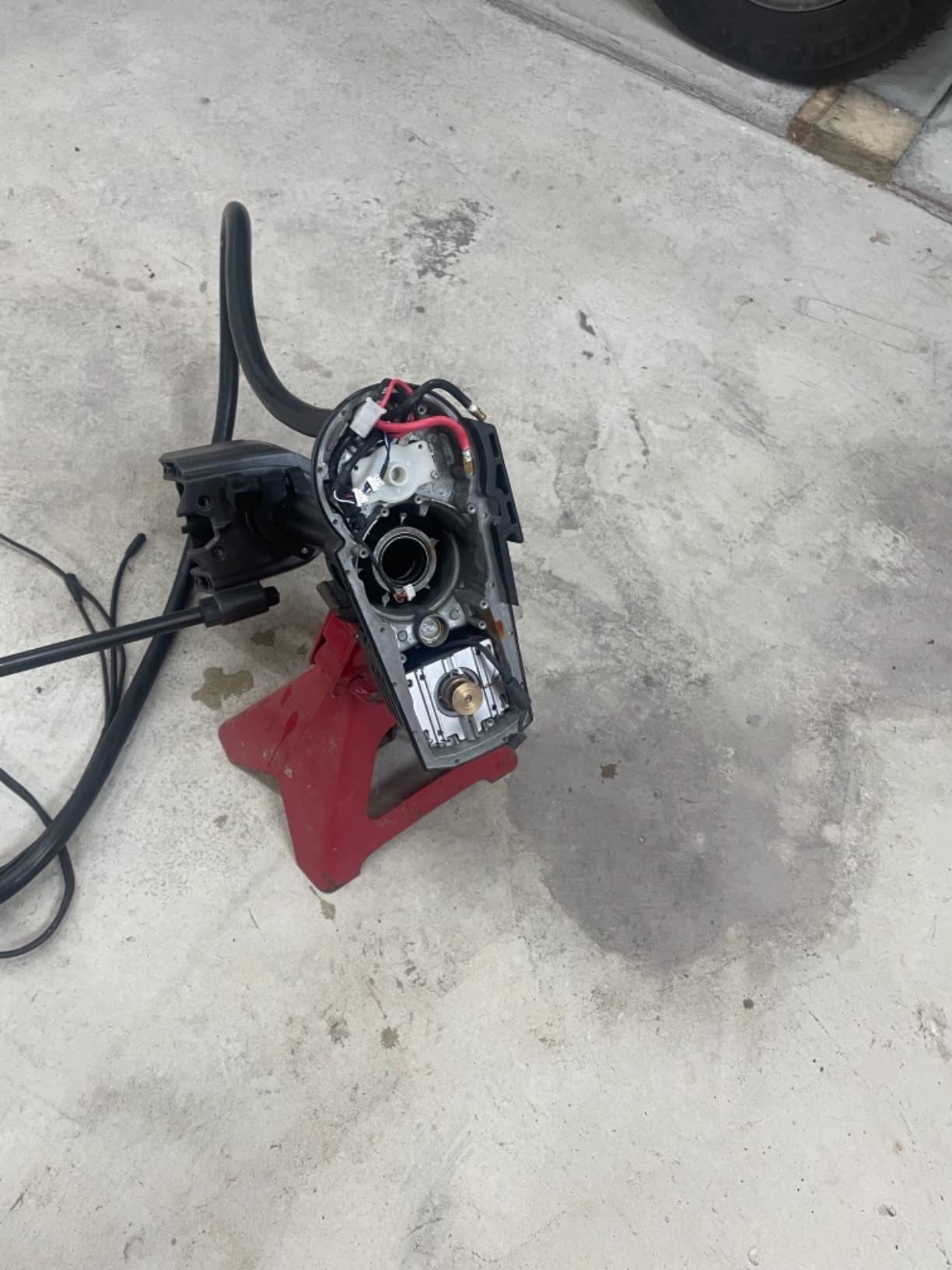 Lowrance Ghost - Freshwater Trolling Motor, Ultra Quiet, Bow Mount, 97/120 lbs Thrust with Configurable Foot Pedal customer photo 2