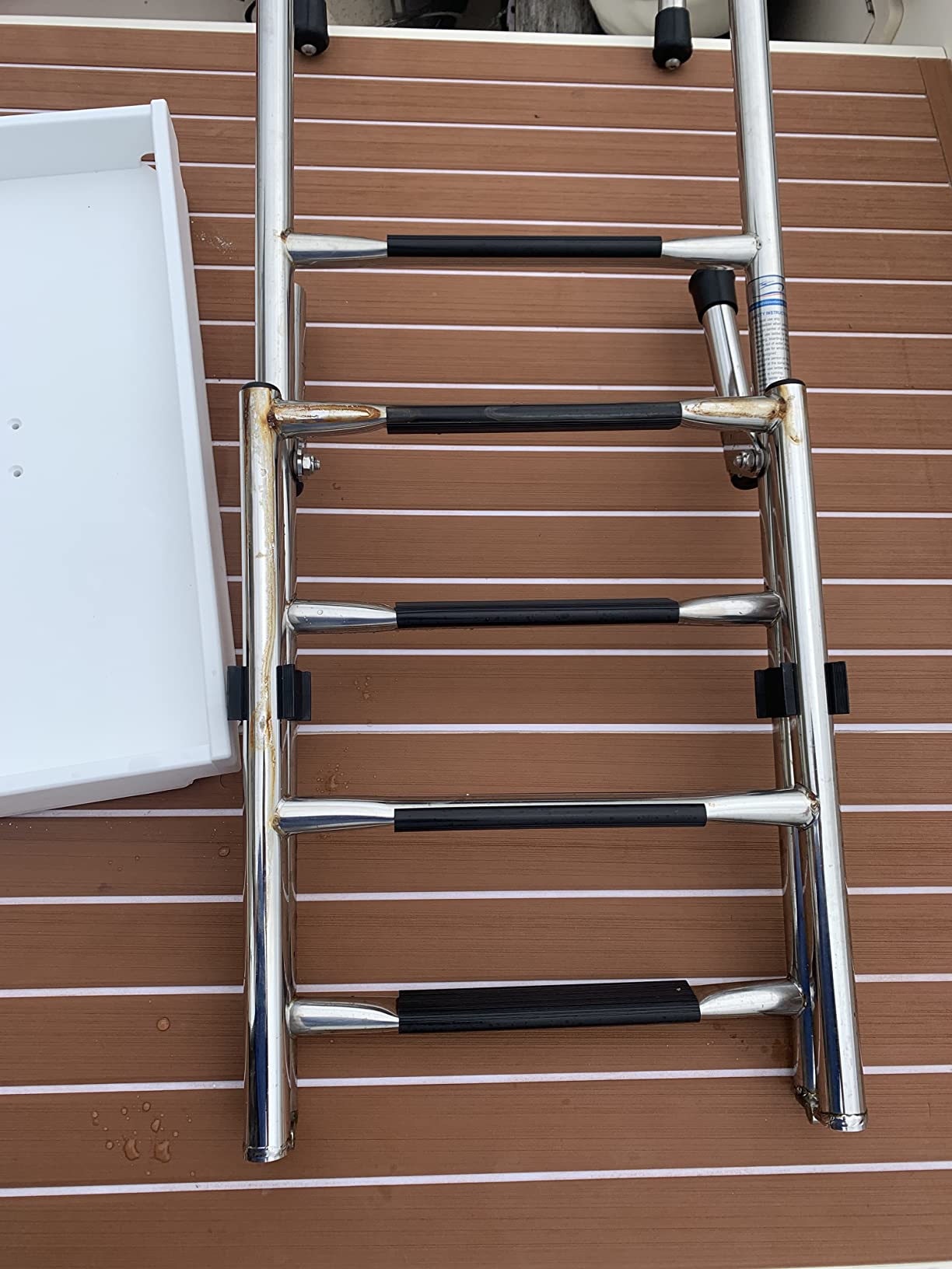 B00367 5-Step Gunwale-Mounted Removable Ladder | Marine 304 Stainless Steel Heavy-Duty Boarding Ladder | Corrosion-Resistant w/Deck Mount Brackets | Non-Slip Steps for Boats & Yachts customer photo 2