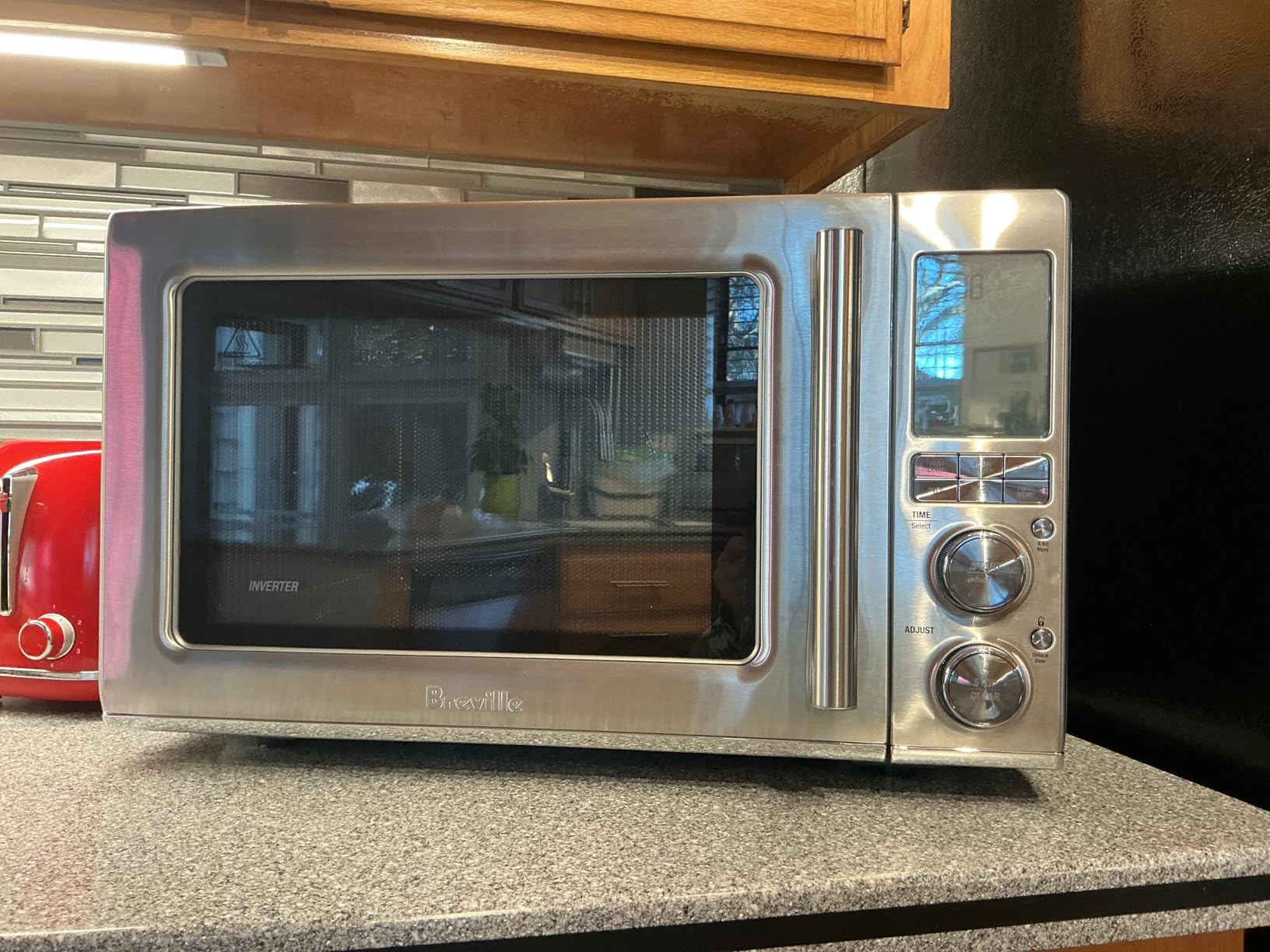 Breville BMO870BSS Combi Wave 3-in-1, Brushed Stainless Steel | 3 appliances in one device | Microwave reheats fast, air fryer crisps without oil, and convection oven bakes evenly customer photo 2