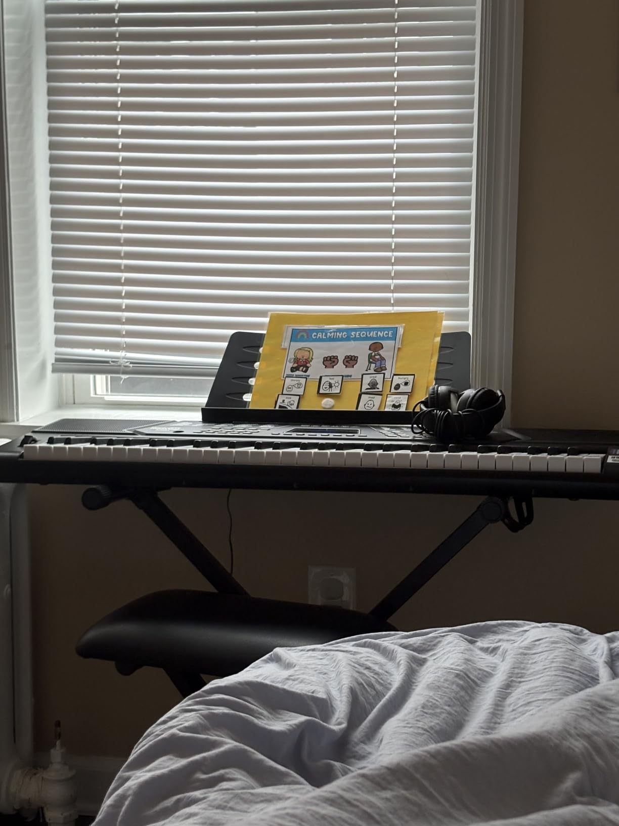 RockJam RJ5061 61 Key Keyboard Piano Kit with Stand, Bench & Headphones customer photo 1