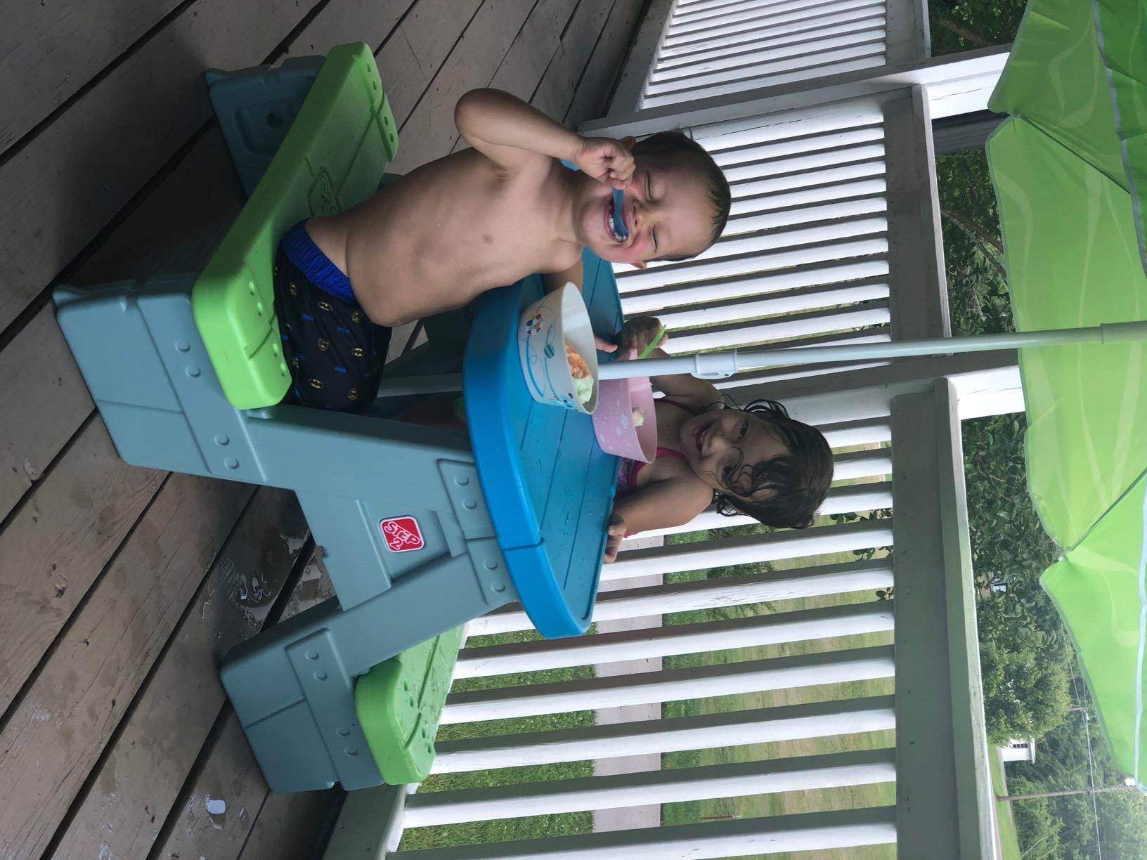 Step2 Sun & Shade Kids Picnic Table with Removeable Umbrella, Indoor/Outdoor Toys, Fits 4 Children, Made of Durable Plastic, For Toddlers 1.5-4 Years Old customer photo 1
