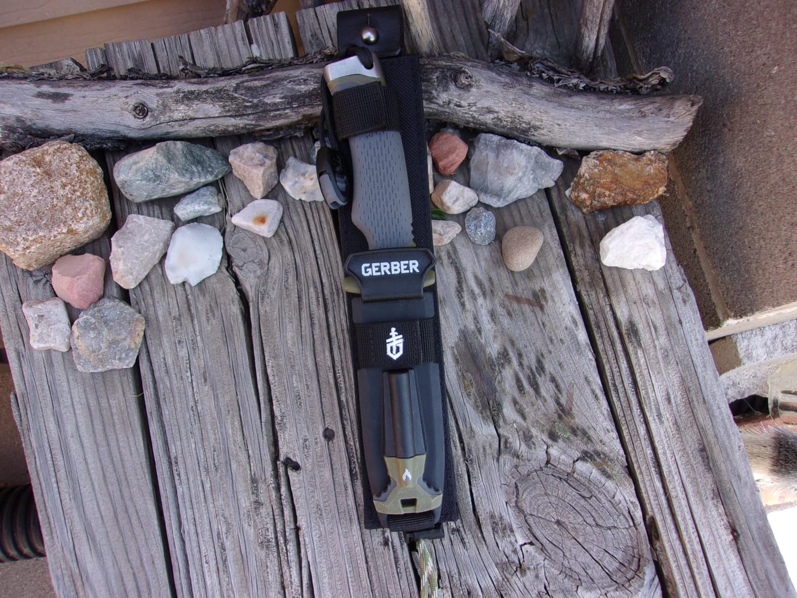 Gerber Ultimate Fixed Blade Knife w/Sheath, Knife Sharpener, Ferro Rod customer photo 2
