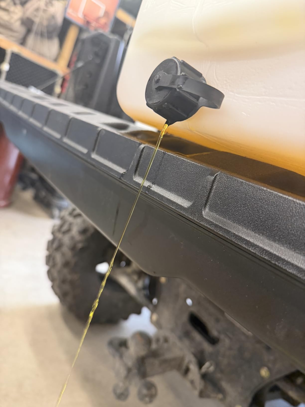 Master Mfg 25-Gallon Deluxe UTV & ATV Spot Sprayer - 2.2GPM, 70PSI Max for Fertilizer, Weed & Pest customer photo 2