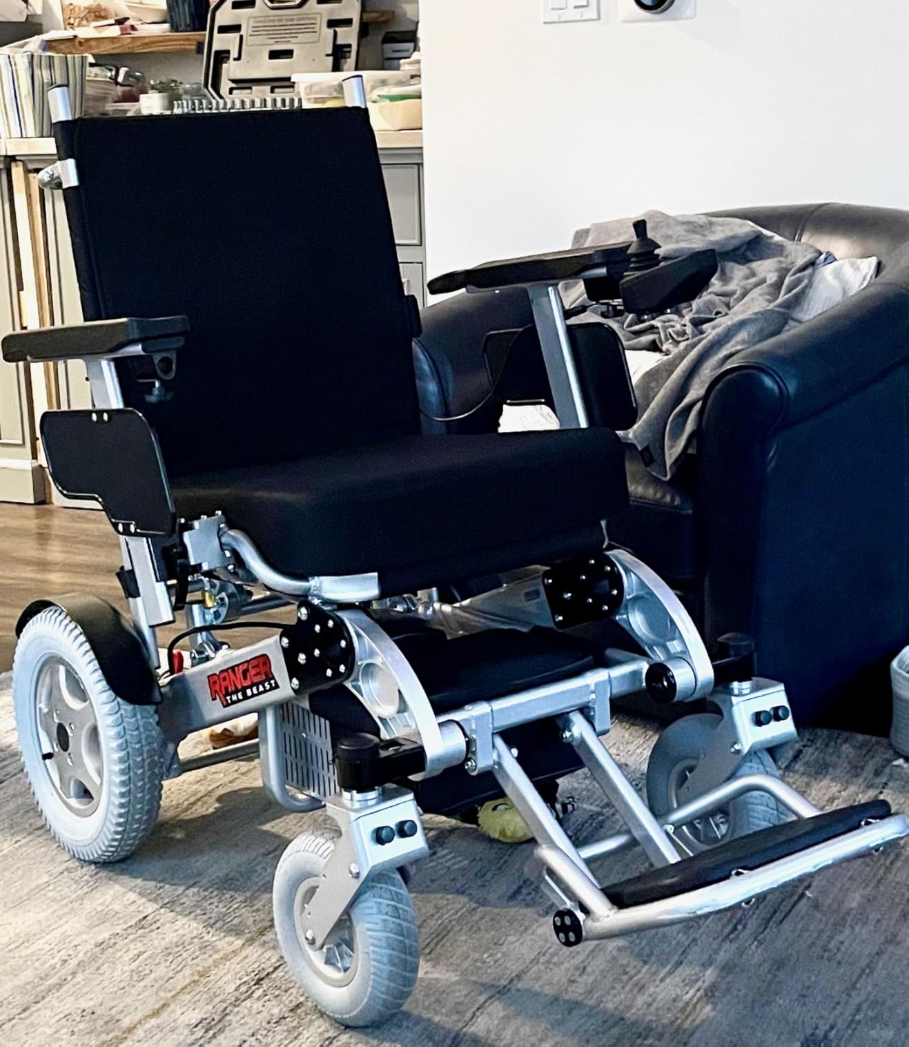 Porto Mobility Ranger The Beast Ultra Heavy Duty Foldable Electric Wheelchair Holds 500lbs 400W Horse Power Dual Motor Folding All Terrain Power Wheelchair customer photo 1