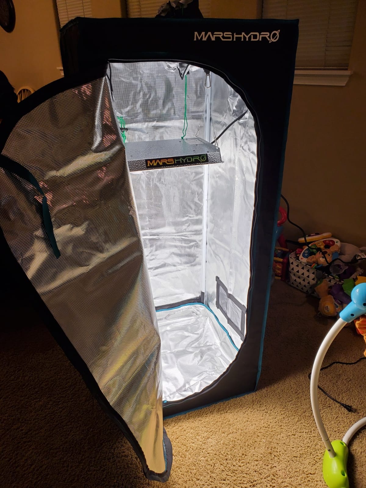 MARS HYDRO 2x2ft Grow Tent Kit with TS600 100W Full Spectrum LED Grow Light customer photo 2