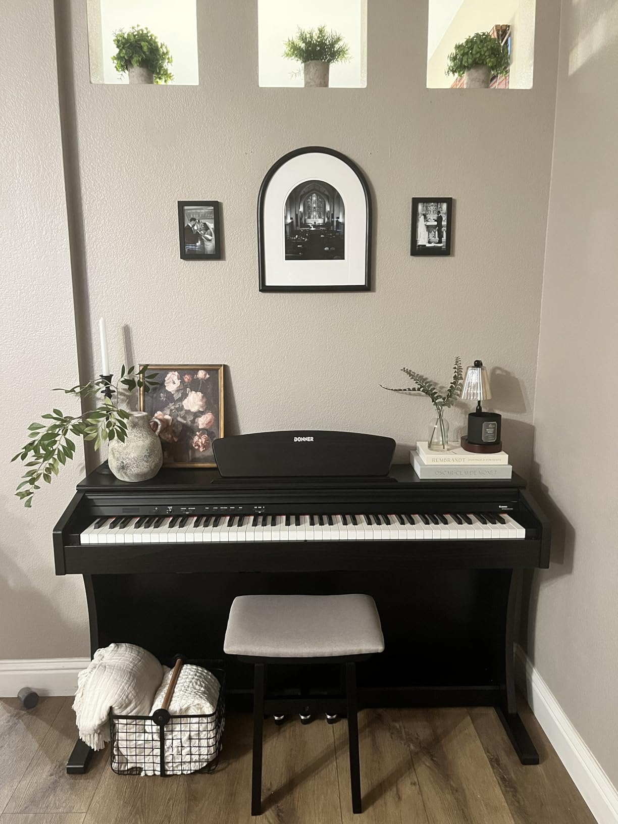Donner DDP-300 Digital Piano with 88 Graded Hammer Action Weighted Keys, Bluetooth, Recording, Speakers and Three-Pedal Unit, Dark Rose customer photo 1