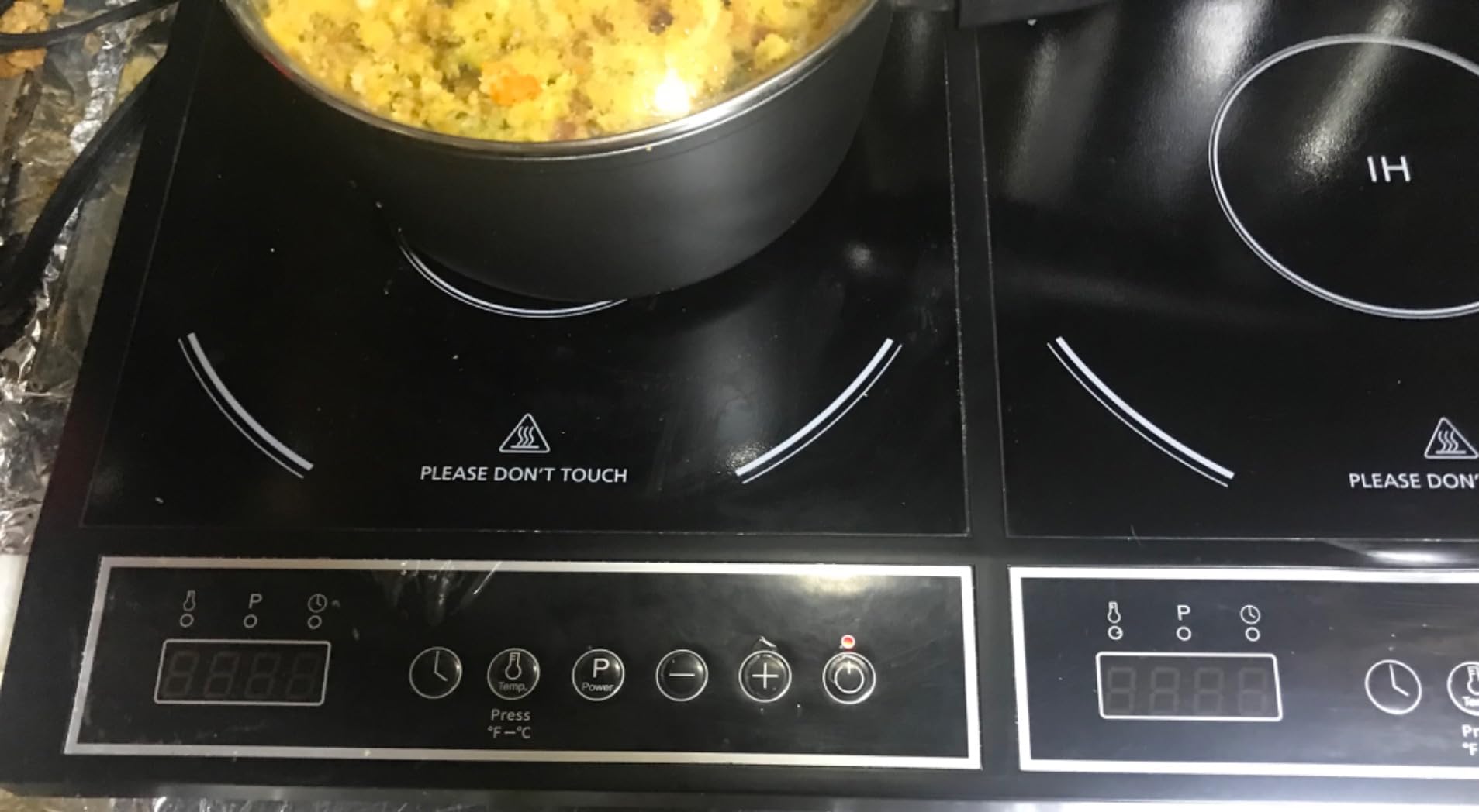 Portable Double Induction Cooktop, 1800W Countertop Burner with Power Sharing, 10 Power & Temperature Levels, 140-465°F Temperature Control, Digital Display, Timer customer photo 2