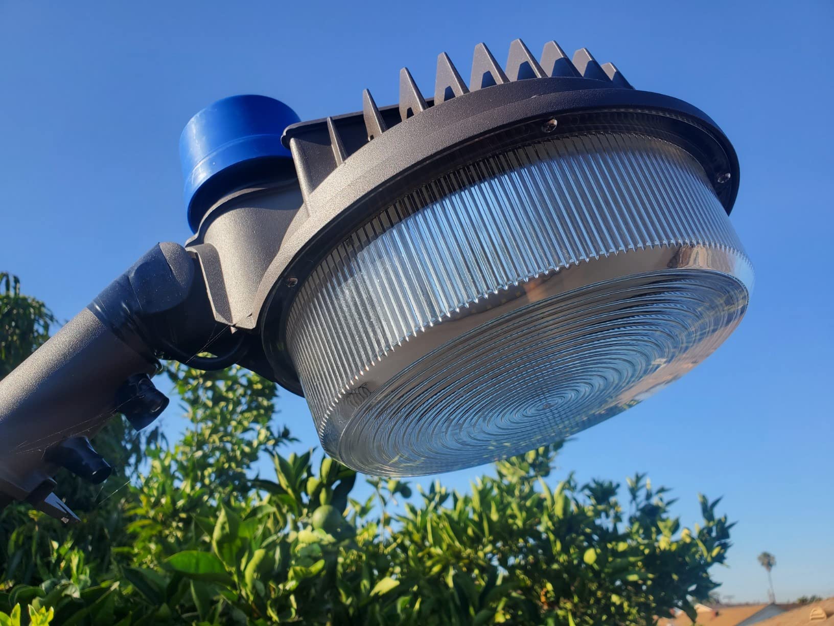 Juyace 120W LED Barn Light Dusk to Dawn Outdoor Security Area Flood Light | 18000LM,5000K,Photocell,Free Extension Arm,Pole Wall Mount,IP65Waterproof,Adjustable Shoebox Flood Light,for Farm Yard customer photo 2