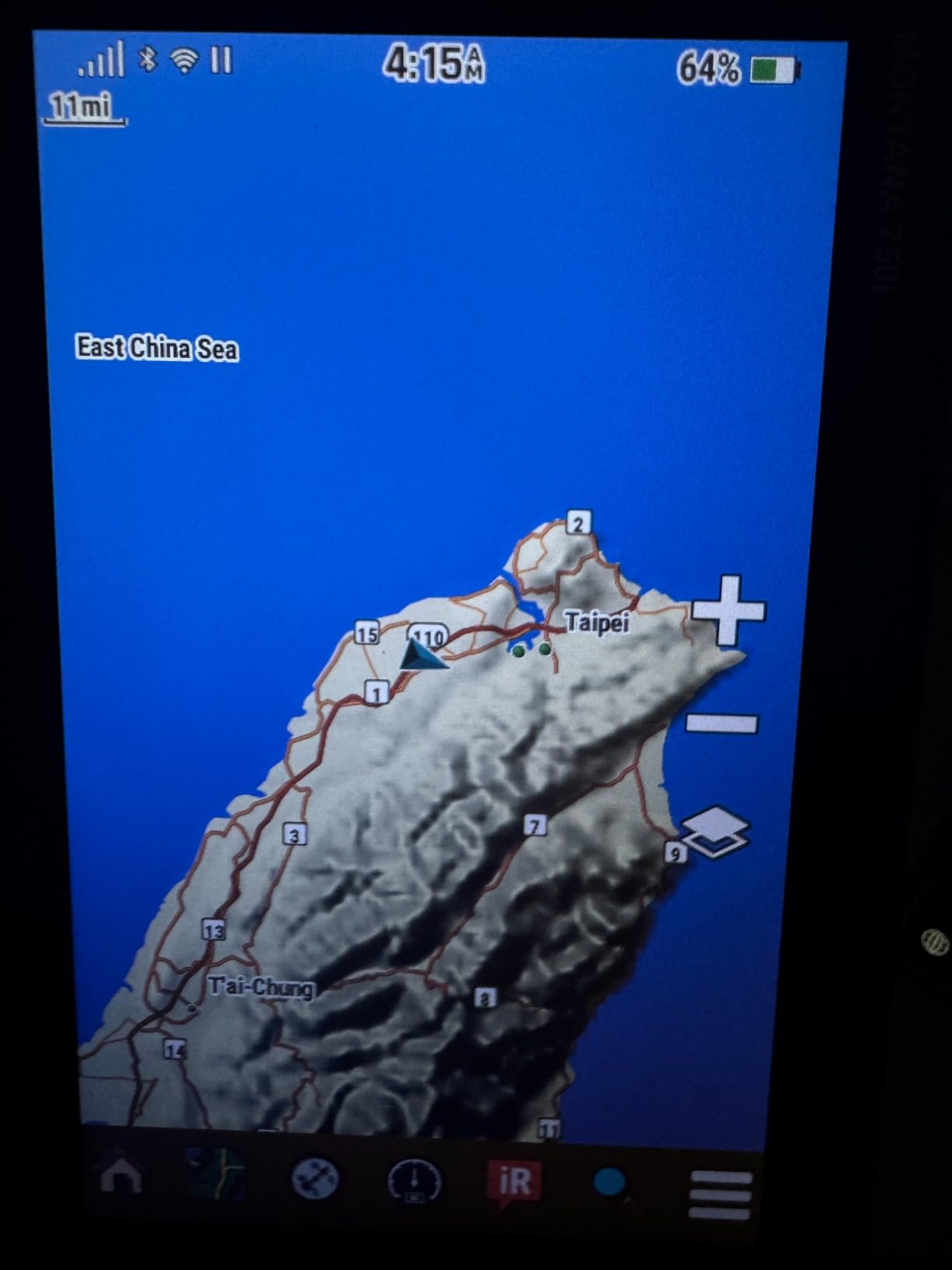 Garmin Montana 750i, Rugged GPS Handheld with Built-in inReach Satellite Technology and 8-megapixel Camera, Glove-Friendly 5