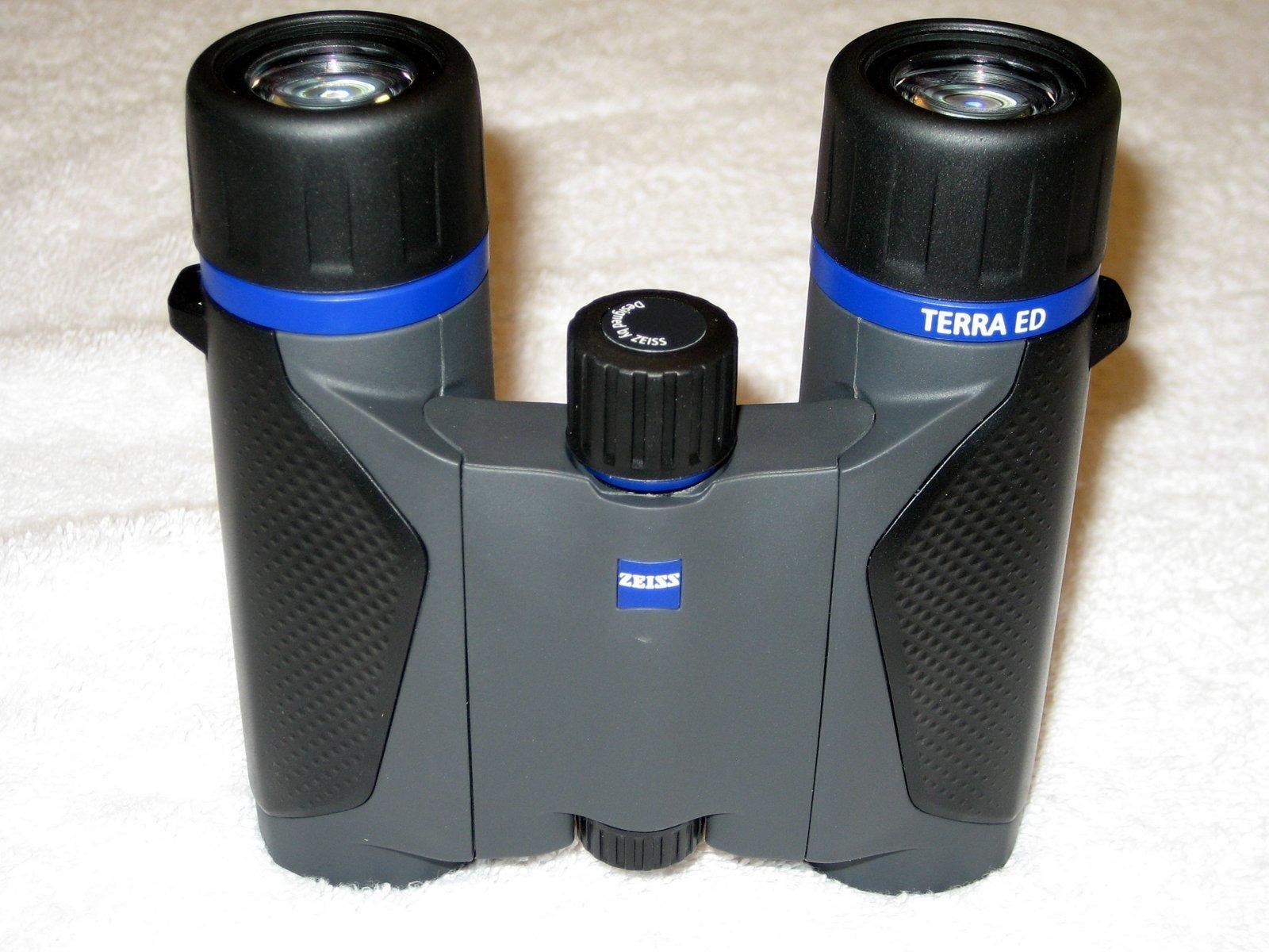 ZEISS Terra ED Pocket Binoculars Compact, Waterproof, and Fast Focusing | Coated Glass for Optimal Clarity in All Weather Conditions for Bird Watching, Hunting, Travel and Sightseeing customer photo 2