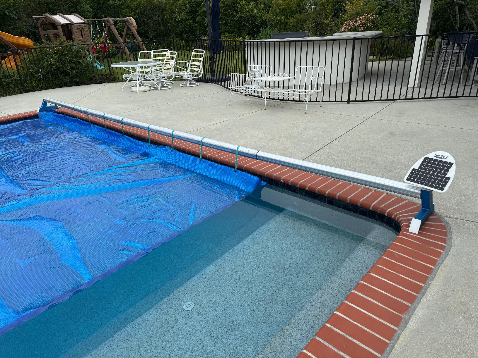 Automatic Motorized Solar Blanket Cover Reel/Roller for Pools up to 20x40' | Solar Battery Powered - Click-of-Button Simple Operation - Suitable for Rectangular Swimming Pools customer photo 1