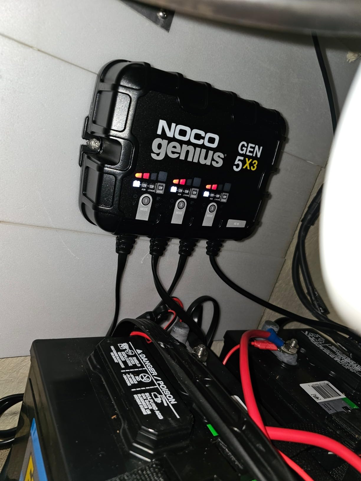 NOCO Genius GEN5X3, 3-Bank, 15A (5A/Bank) Smart Marine Battery Charger, 12V Waterproof Onboard Boat Charger, Battery Maintainer and Desulfator for AGM, Lithium (LiFePO4) and Deep-Cycle Batteries customer photo 1