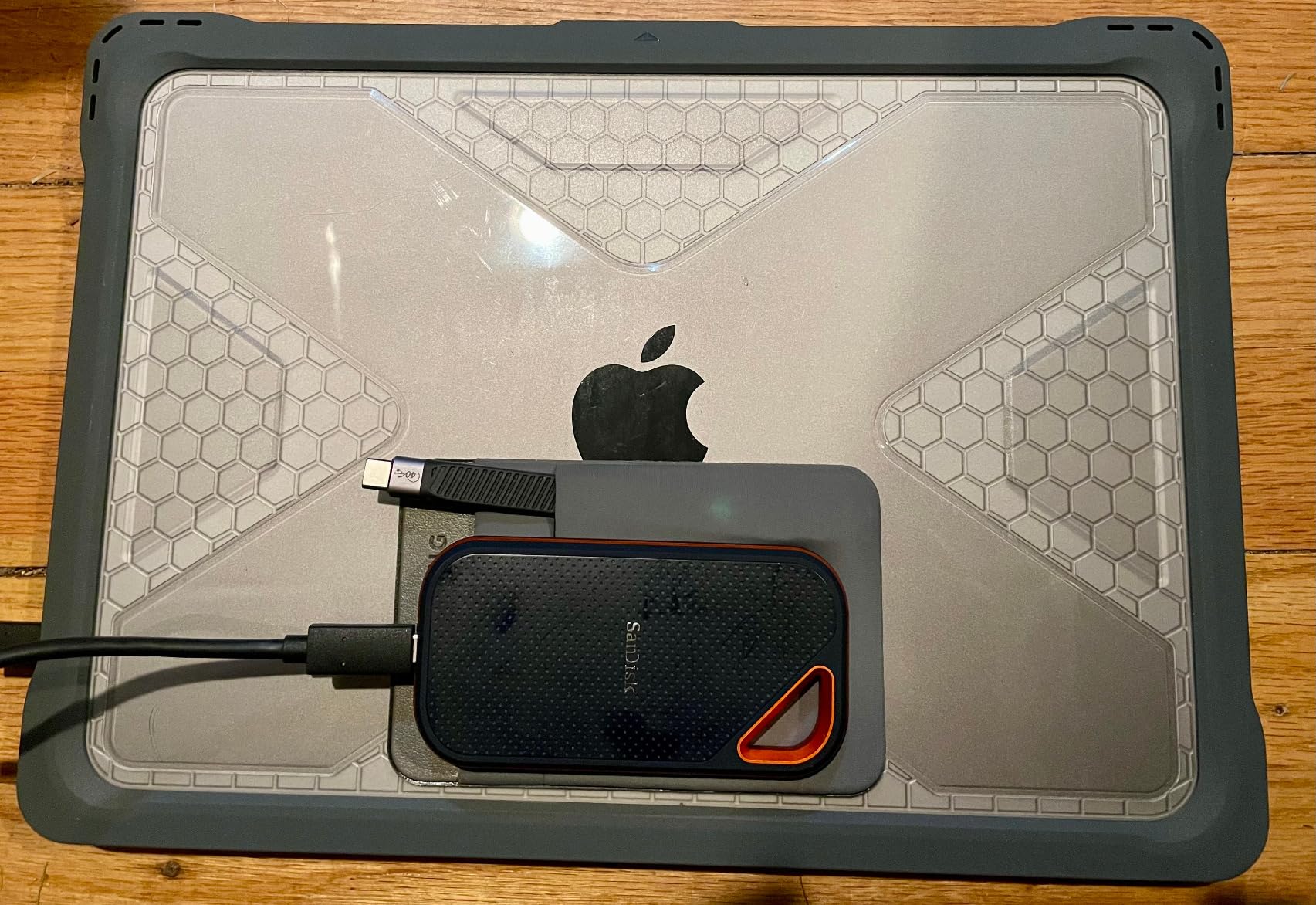 Sandisk 1TB Extreme PRO Portable SSD, Up to 2000MB/s Read Speeds-Old Model | External Solid State Drive, IP65 Water & Dust Resistant, Up to 3M Drop Protection, 256-bit AES Encryption, USB-C 3.2 Gen 2 customer photo 1