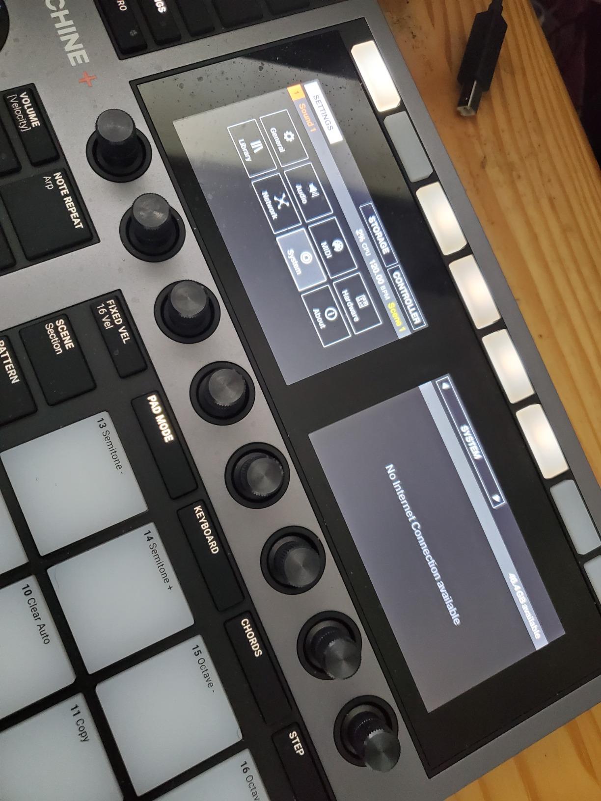 Native Instruments MASCHINE+ Production Workstation customer photo 1