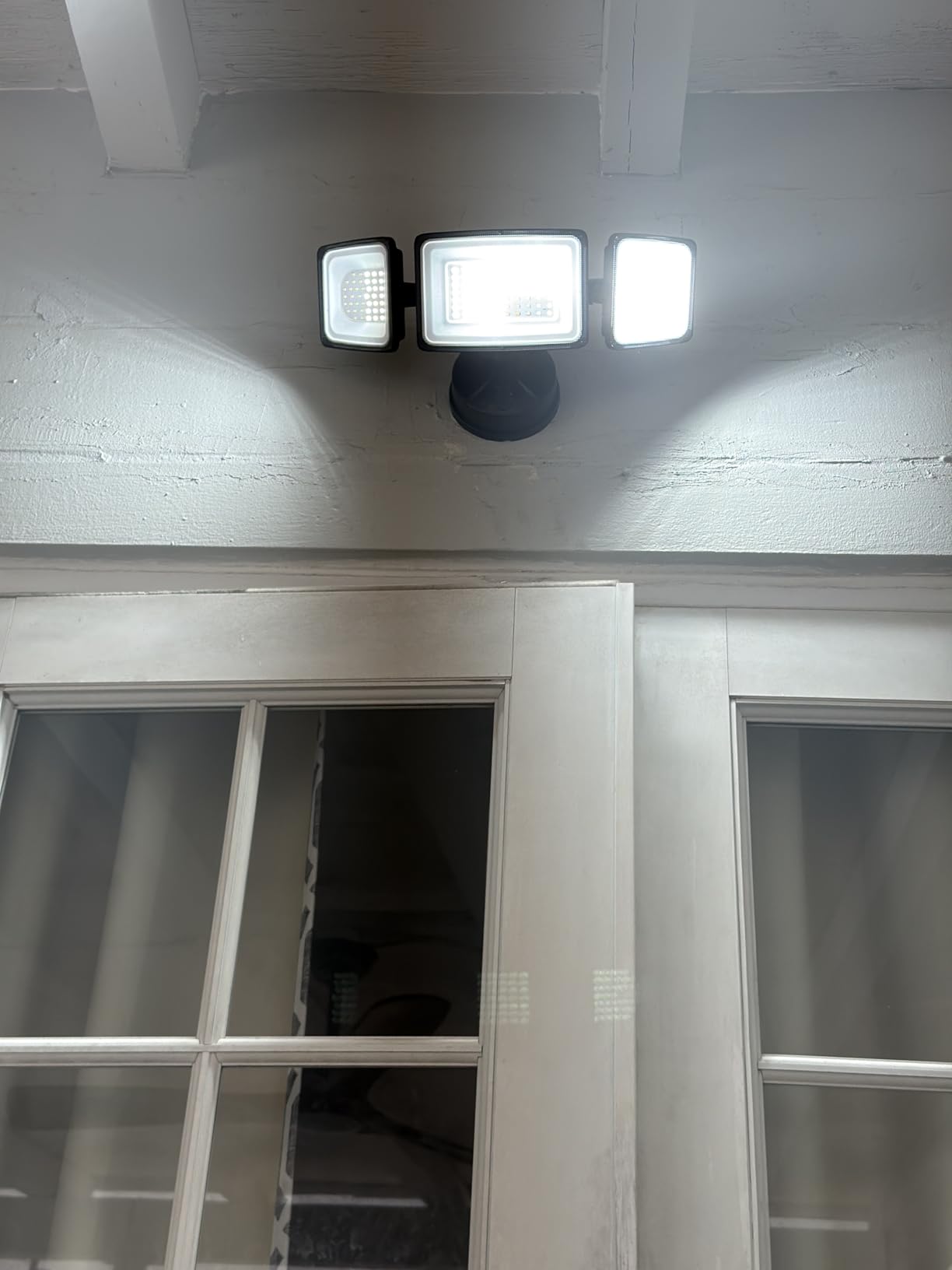 Onforu 150W LED Security Light, 15000LM Outdoor Flood Light Switch Controlled, IP65 Waterproof LED Exterior Floodlight, 6500K White Wall Mount Security Lighting for Entryway, Garage, Yard, Eave customer photo 2