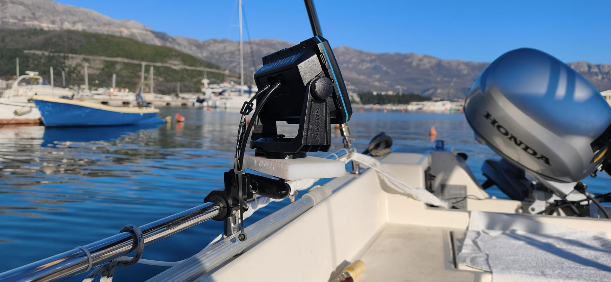 Garmin Striker Vivid 5cv, Easy-to-Use 5-inch Color Fishfinder and Sonar Transducer, Vivid Scanning Sonar Color Palettes customer photo 2
