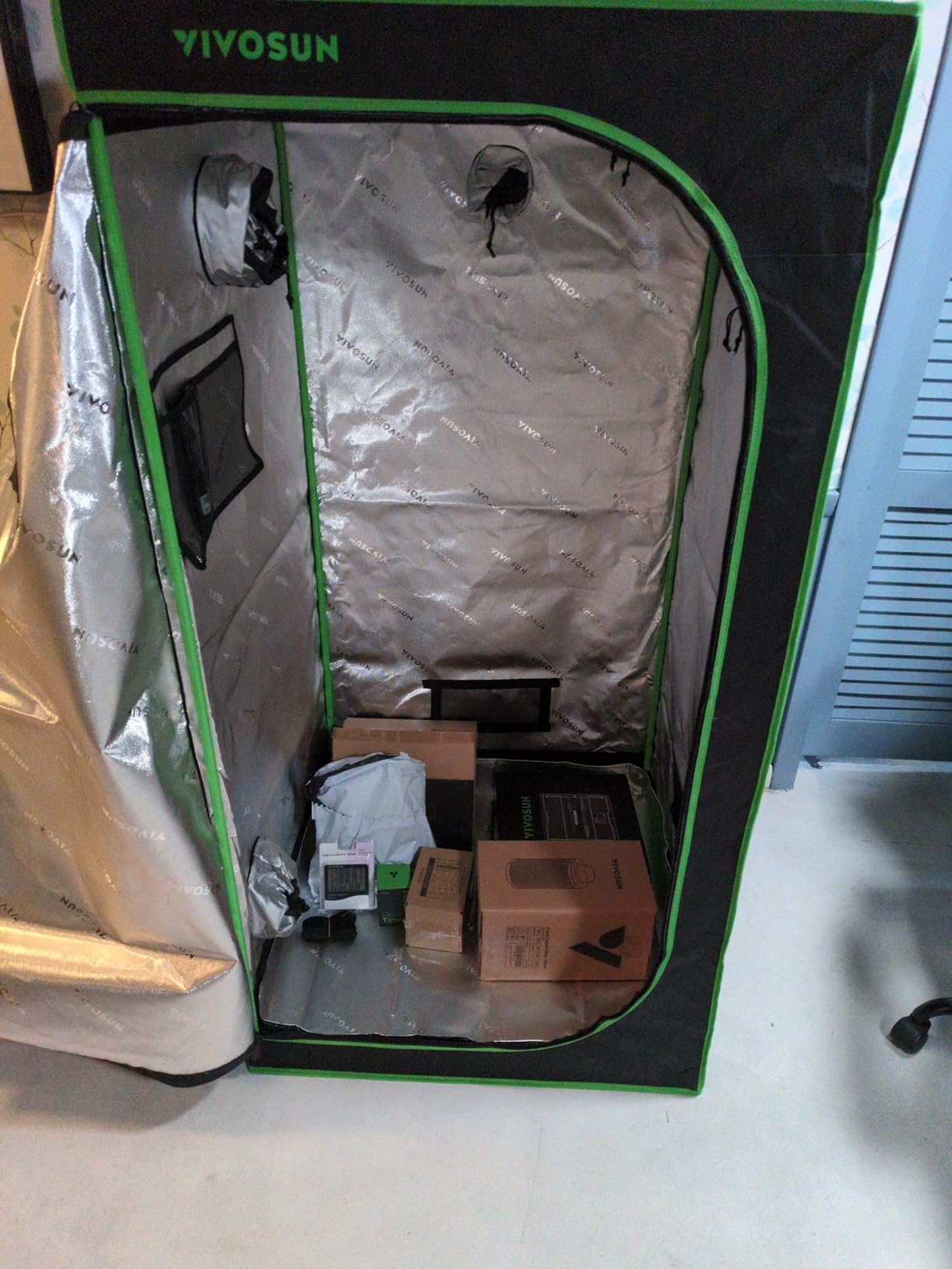 VIVOSUN 2.7x2.7ft Grow Tent Kit 150W LED A22 WiFi Control Grow System customer photo 1