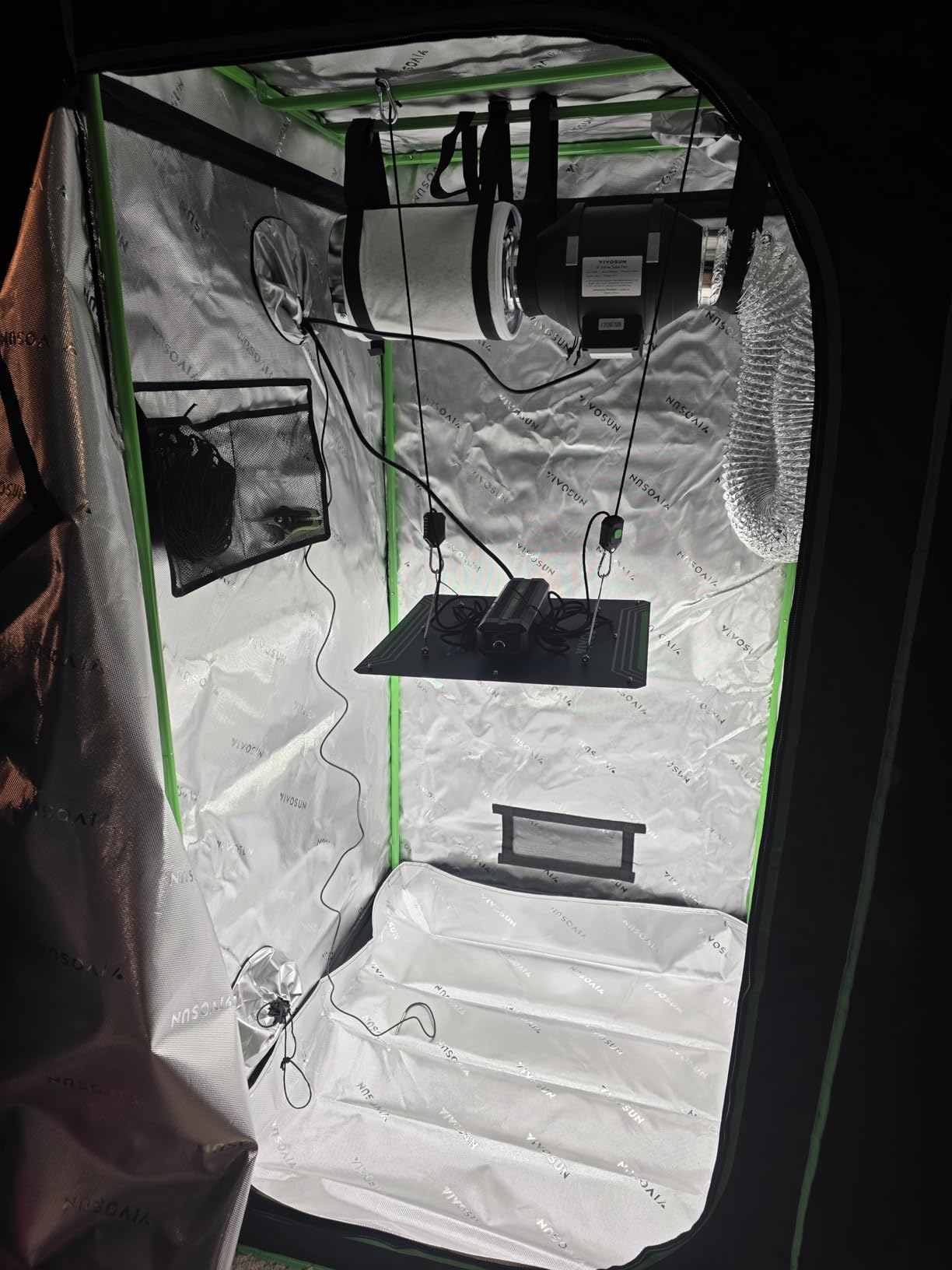VIVOSUN 2.7x2.7ft Grow Tent Kit 150W LED A22 WiFi Control Grow System customer photo 2