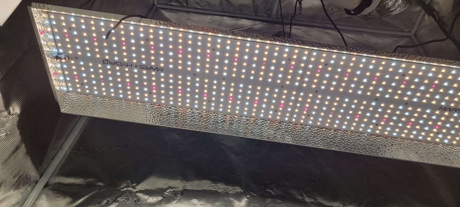 MARS HYDRO 4x2 Smart Grow Tent Kit with TSL2000 300W Full Spectrum LED customer photo 1
