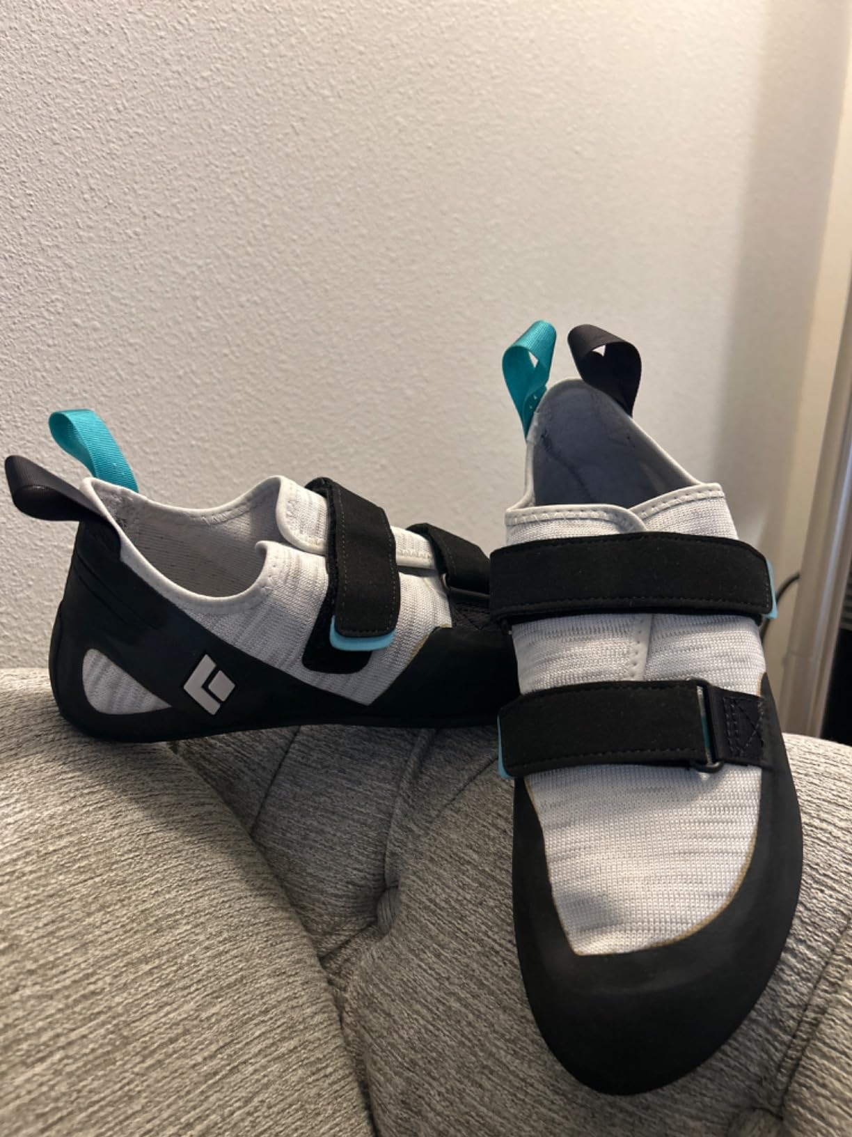 BLACK DIAMOND Women's Momentum Strap Rock Climbing Shoes, Gym & Outdoor customer photo 2