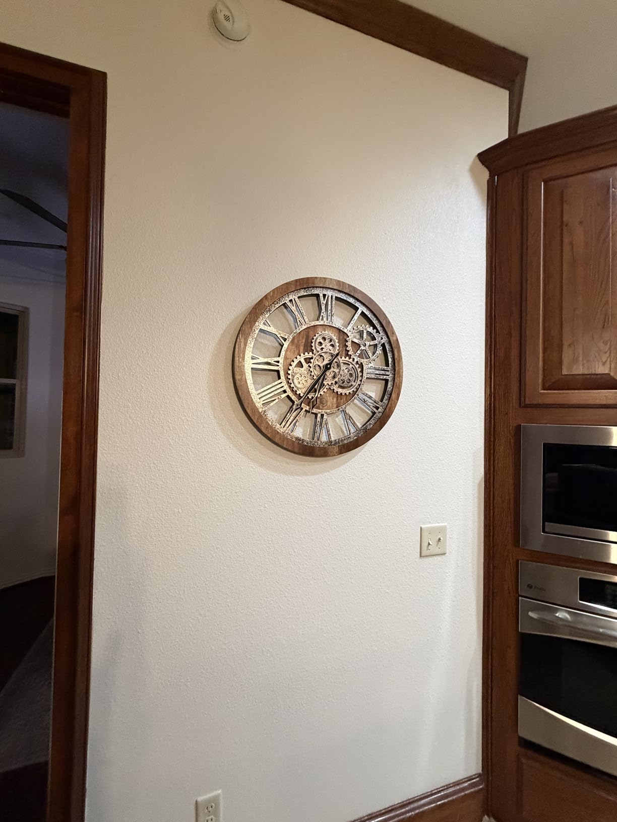 ImprovingLife The Gears Clock The Original Real Moving Gear Wall Clock Vintage Industrial Oversized Rustic Farmhouse (24 inch (60cm), Vintage Black Wood and Bronze) customer photo 2