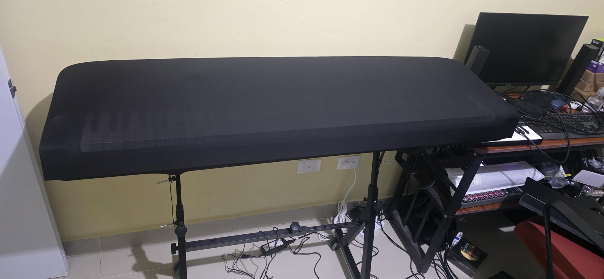 Yamaha DGX-670B 88-Key Weighted Digital Piano, Black | Sustain Foot Switch Included, Music Rest Included, Furniture Stand Sold Separately customer photo 2