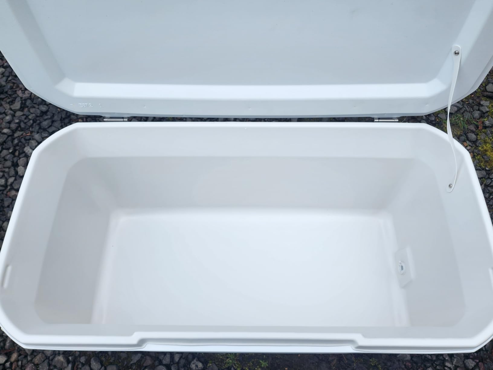 Coleman Marine Cooler with Fully Insulated UV Guard Lid & Body, Keeps Ice for 3+ Days, Great for Boating & Fishing, 52qt/100qt Wheeled/120qt Options customer photo 2