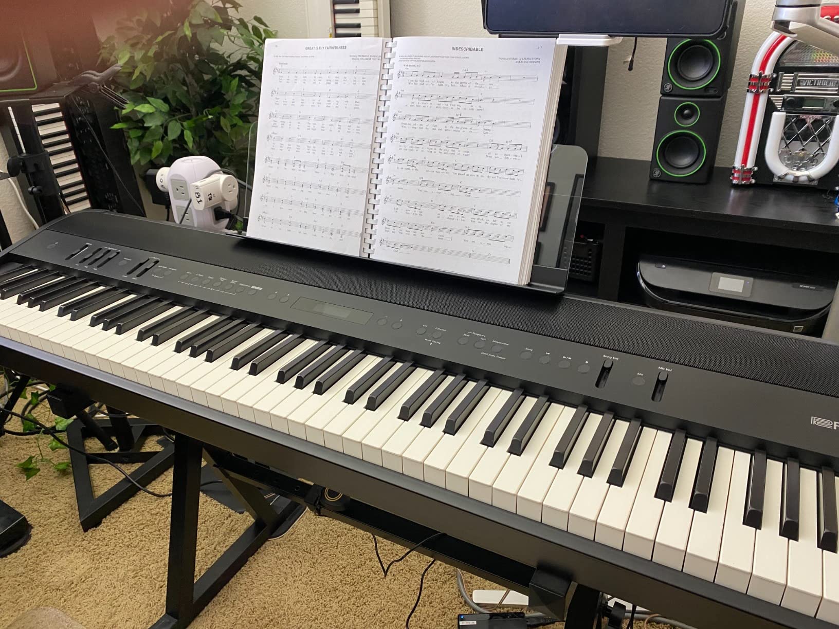 Roland FP-90X | Flagship Portable 88-Note Digital Piano | Immersive & Powerful 4 Speaker System | Distinctive Acoustic Tones & Deep Sound Shaping | Bluetooth & MIDI Connectivity | Black customer photo 1