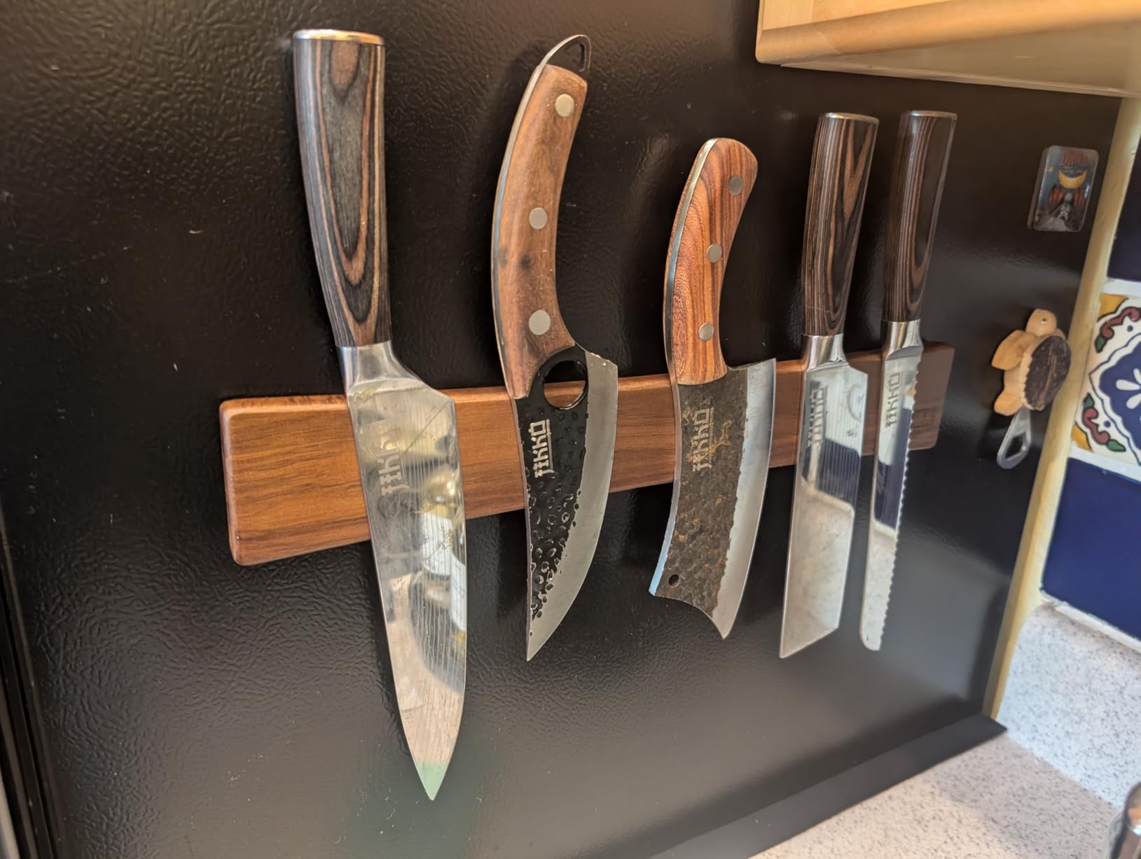 HOSHANHO Magnetic Knife Strips, Magnetic Knife Holder for Wall 16 Inch | Acacia Wood Knife Magnetic Strip Use as Knife Bar, Knife Holder for Kitchen Utensil Organizer, Ideal Cooking Gift for Chef customer photo 2