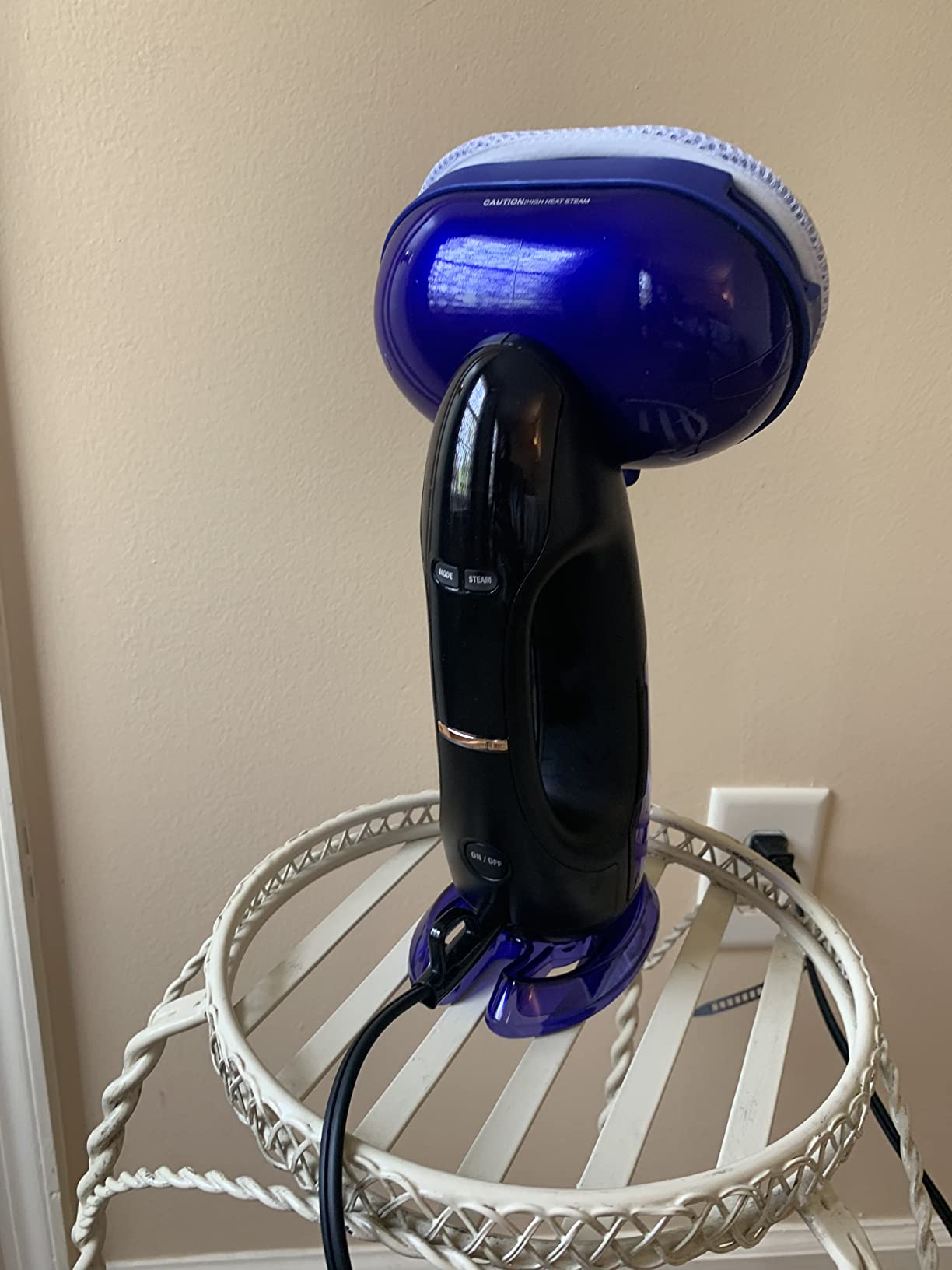 Conair 2-in-1 Handheld Steamer and Iron for Clothes, Turbo ExtremeSteam 1875W Garment Steamer and Clothing Iron, Black/Blue customer photo 1