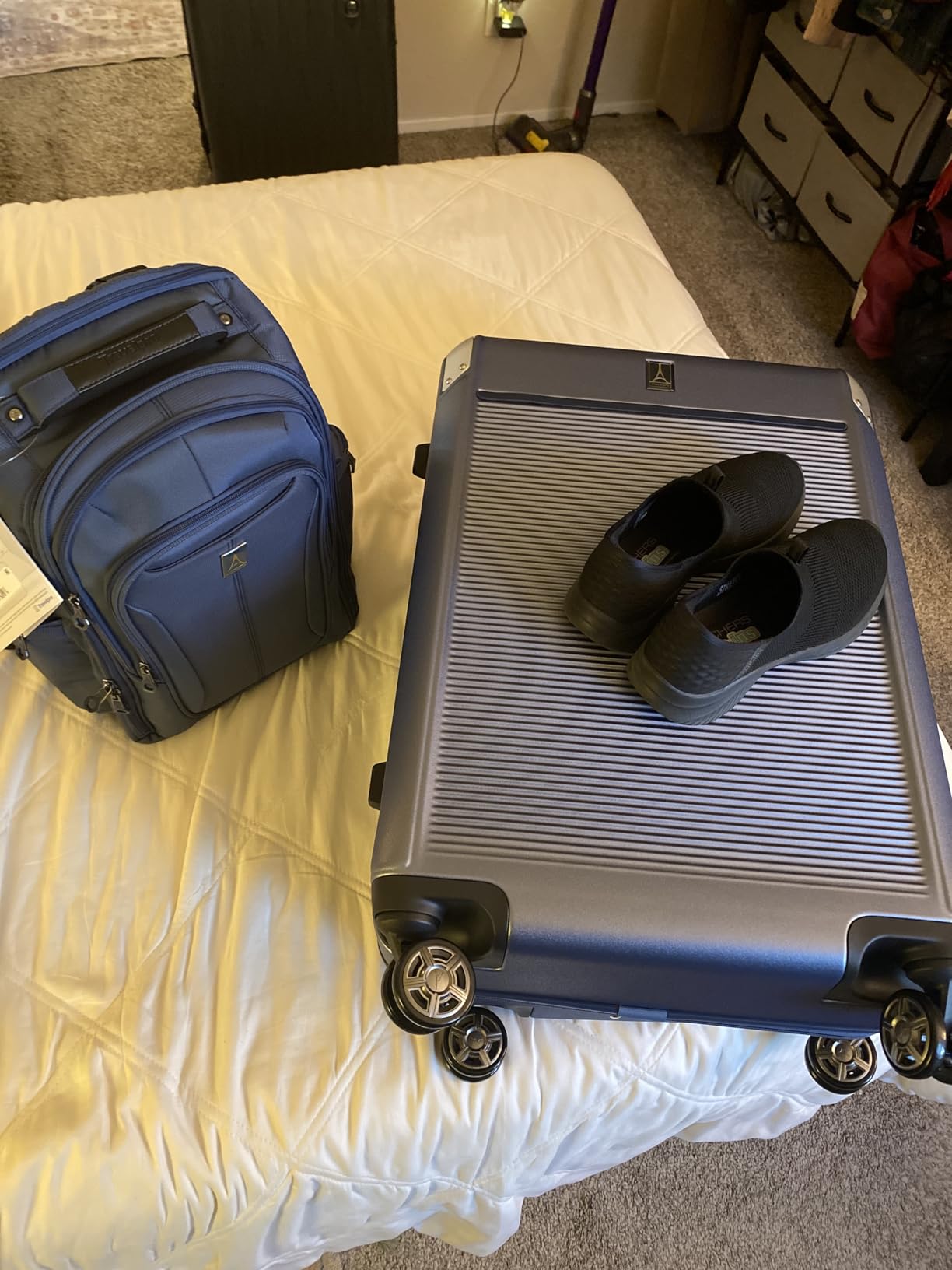 Travelpro Platinum Elite Hardside Checked Luggage, True Navy, 25-Inch customer photo 2