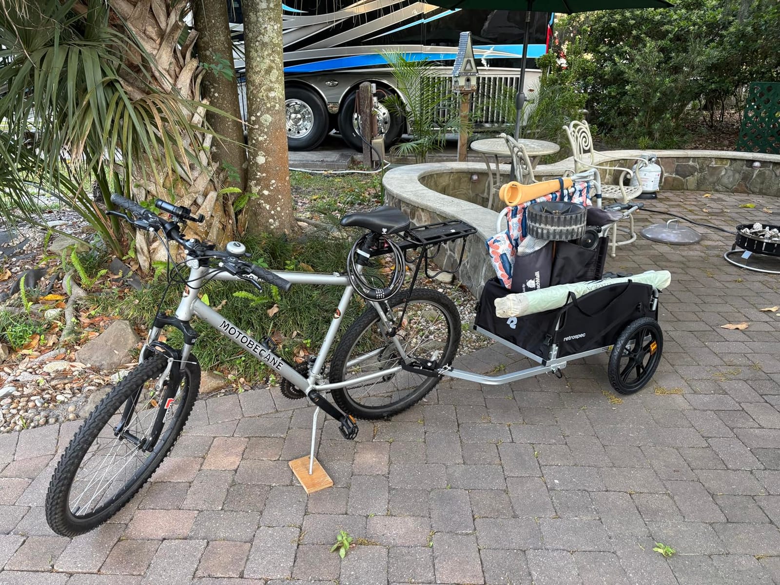 Retrospec Rover Hauler Bike Cargo Trailer - Foldable Frame with Weather-Resistant Fabric & 80lb Capacity - Universal Bike Trailer for 20-29in Wheels - Includes Safety Flag & D-Ring Anchors customer photo 2