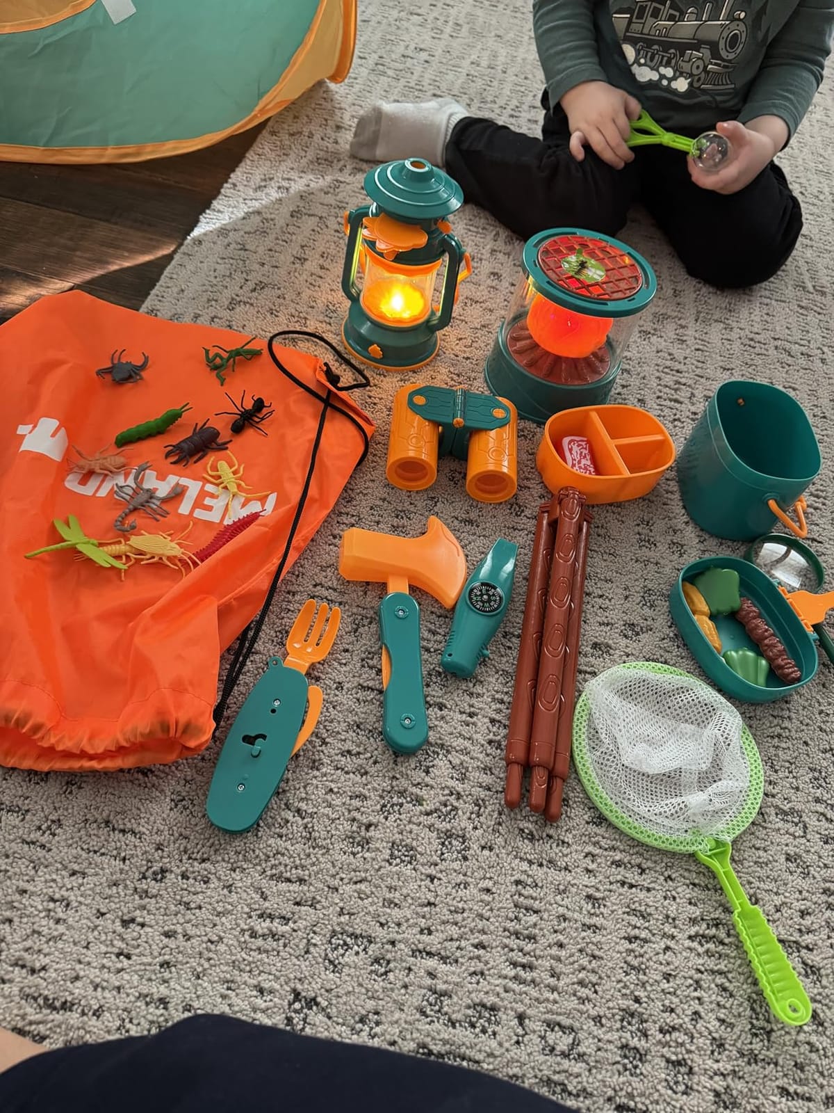 Meland Camping Play Set for Kids 3-6, Pretend Adventure Toy Gift | Pop-up tent, campfire, lantern, binoculars and camping gear customer photo 2