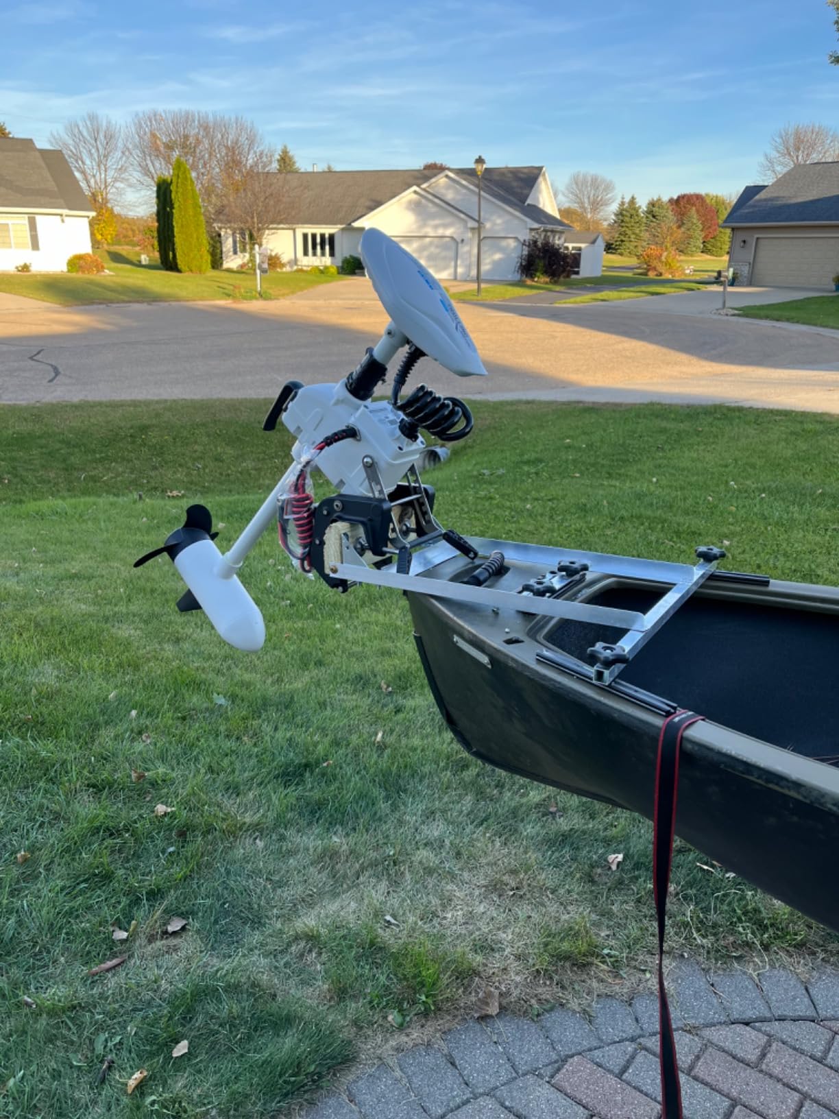 AQUOS Haswing Transom Trolling Motor 12V 55lbs 26in with Wireless Remote | White, Fresh & Saltwater Ready, 164ft Wireless Remote, 16in Max Depth, 0-85 degree Tilt Range, Fits Boats up to 19ft customer photo 1