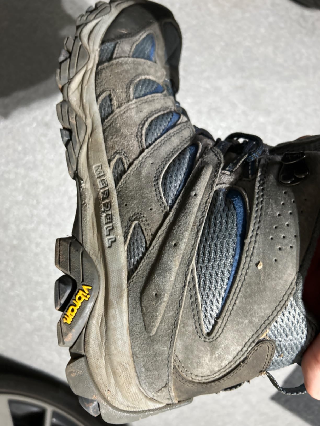 Merrell Men's Moab 3 Mid Hiking Boot customer photo 2