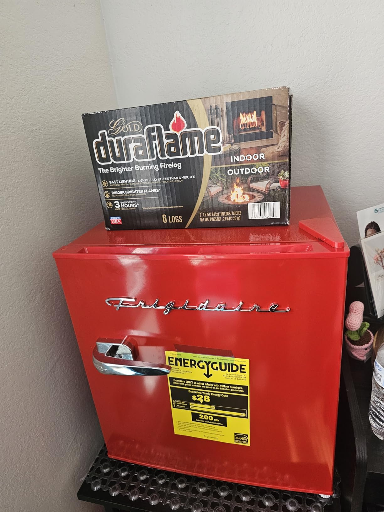 FRIGIDAIRE Black Retro Mini Refrigerator - Energy Saving - Adjustable Thermostat Control - Side Mounted Bottle Opener - Ideal for Dorm, Office, RV, Garage, Apartment 1.6 Cubic Feet customer photo 1